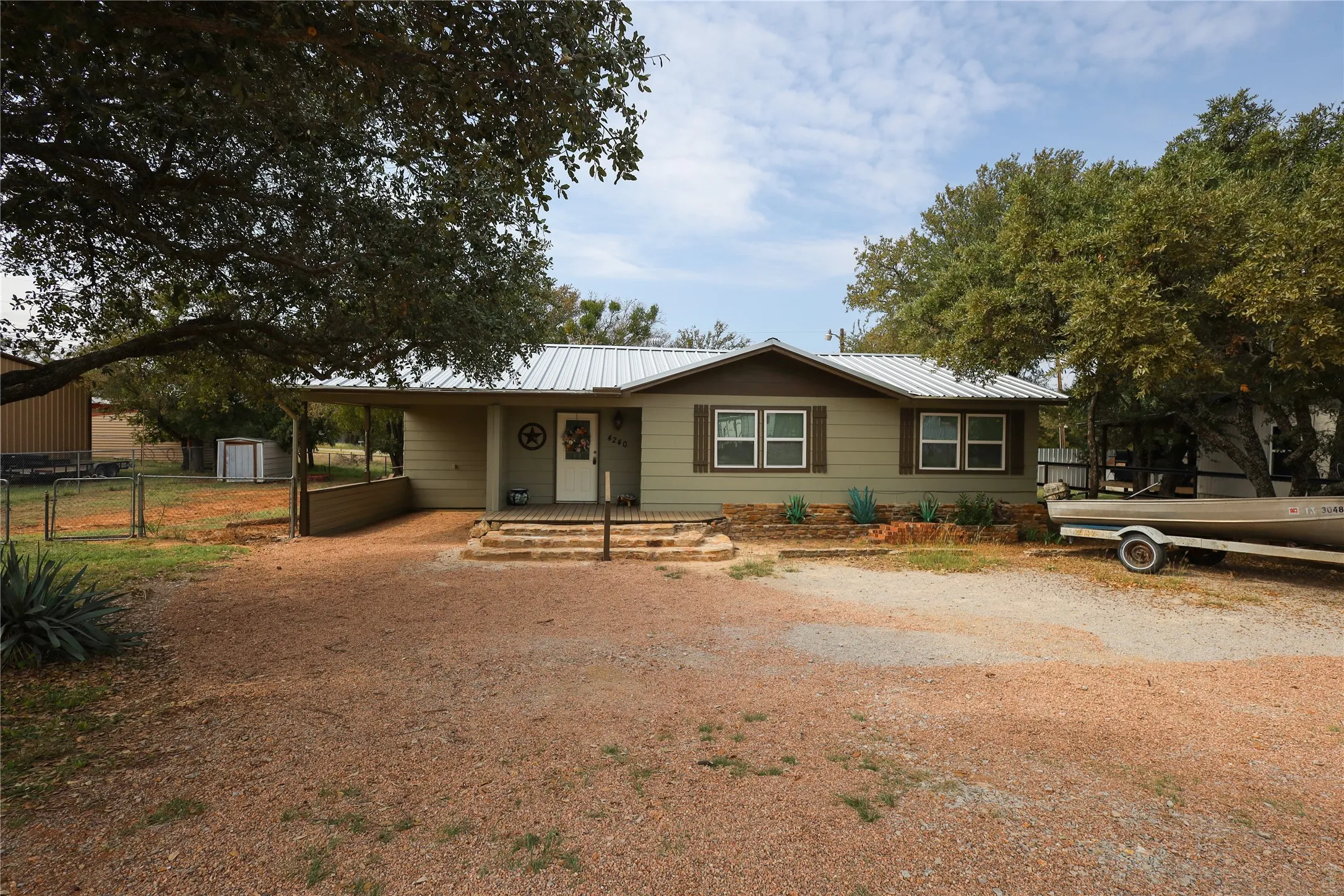 Single Family Residence For Sale in Brown County , 4240 CHEYENNE DR, May, Texas 76857, 2 Bedroom, 2 Bathroom, Garage spaces, 1,024 Sqft, built in 1995, mls#20759198, Real Estate Agent in May, Homes For Sale in Brown county, Homes For Sale in May, Realtor in May Texas, Real Estate Brokerage Independent Realty Texas, Luminita Cordes Realtor