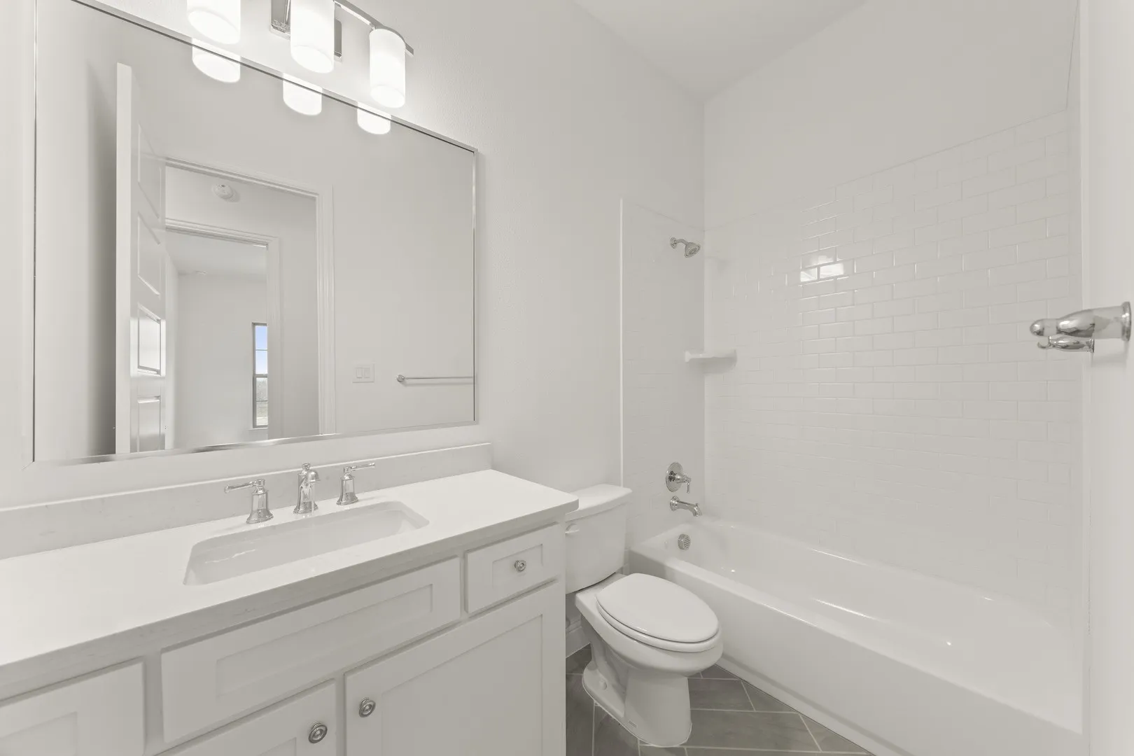 9320 Blooming Ivy - 3RD Bath
