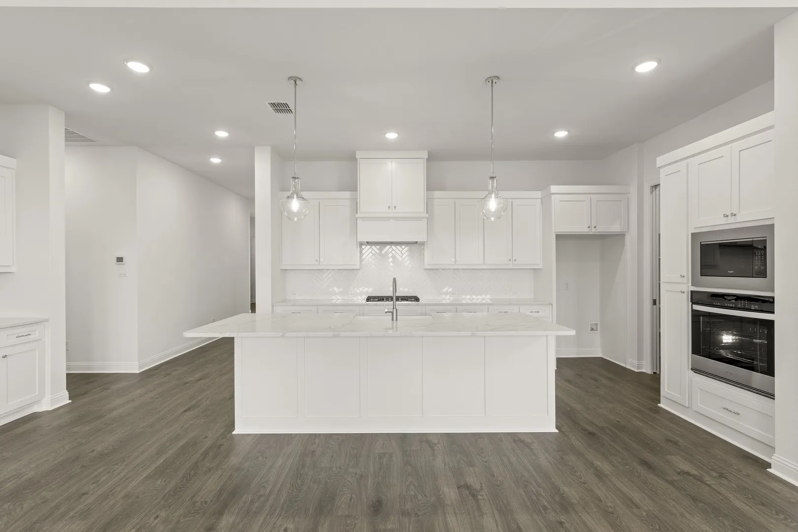9320 Blooming Ivy - Kitchen