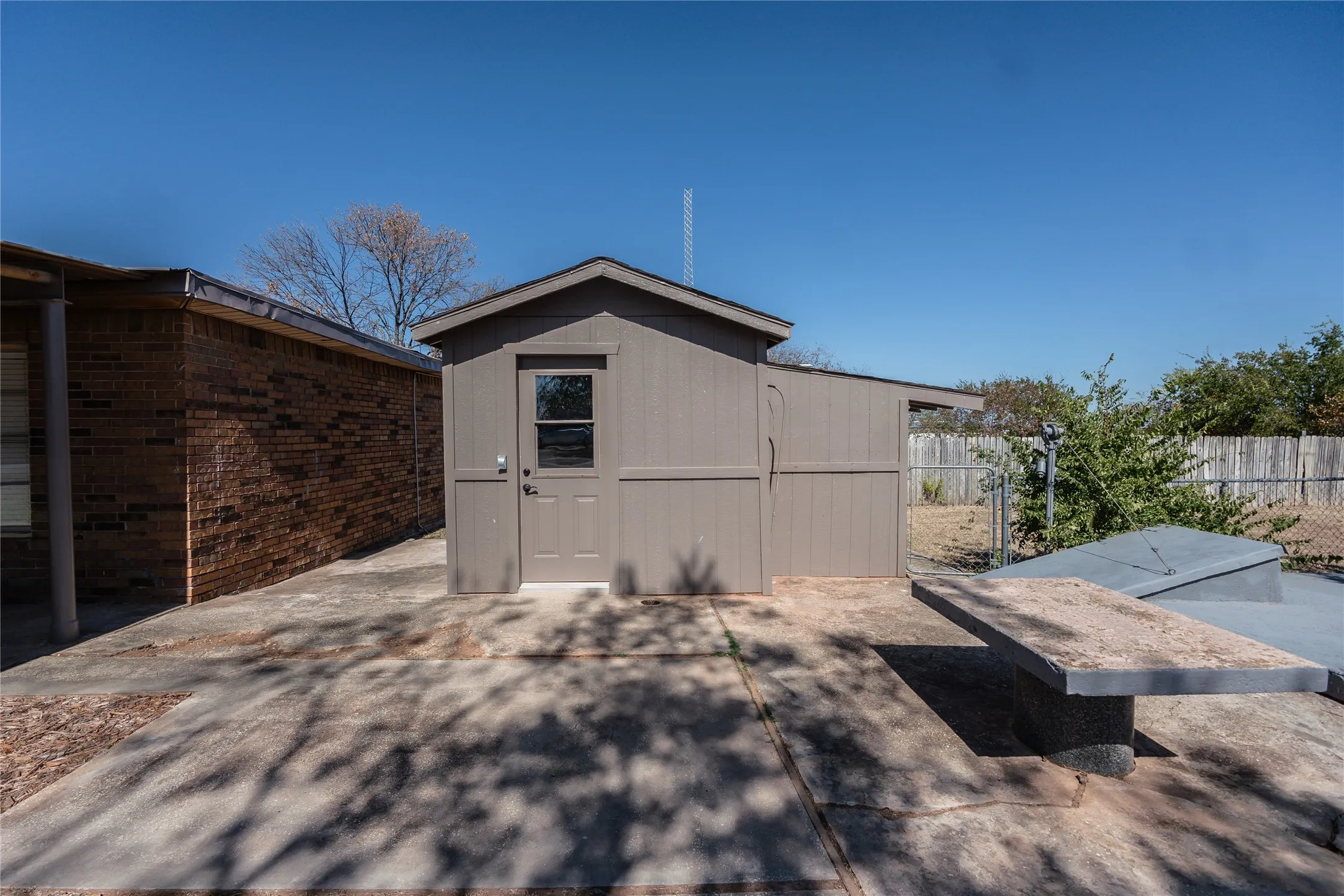 Single Family Residence For Sale in Montague County , 1226 Clay Street, Nocona, Texas 76255, 3 Bedroom, 2 Bathroom, Garage spaces, 1,649 Sqft, built in 1965, Price $199,900, mls#20761577, Real Estate Agent in Nocona, Homes For Sale in Montague county, Homes For Sale in Nocona, Realtor in Nocona Texas, Real Estate Brokerage Independent Realty Texas, Luminita Cordes Realtor