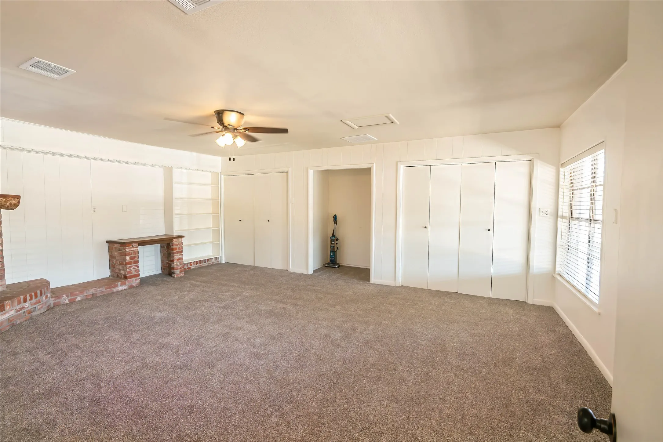 Single Family Residence For Sale in Montague County , 1226 Clay Street, Nocona, Texas 76255, 3 Bedroom, 2 Bathroom, Garage spaces, 1,649 Sqft, built in 1965, Price $199,900, mls#20761577, Real Estate Agent in Nocona, Homes For Sale in Montague county, Homes For Sale in Nocona, Realtor in Nocona Texas, Real Estate Brokerage Independent Realty Texas, Luminita Cordes Realtor