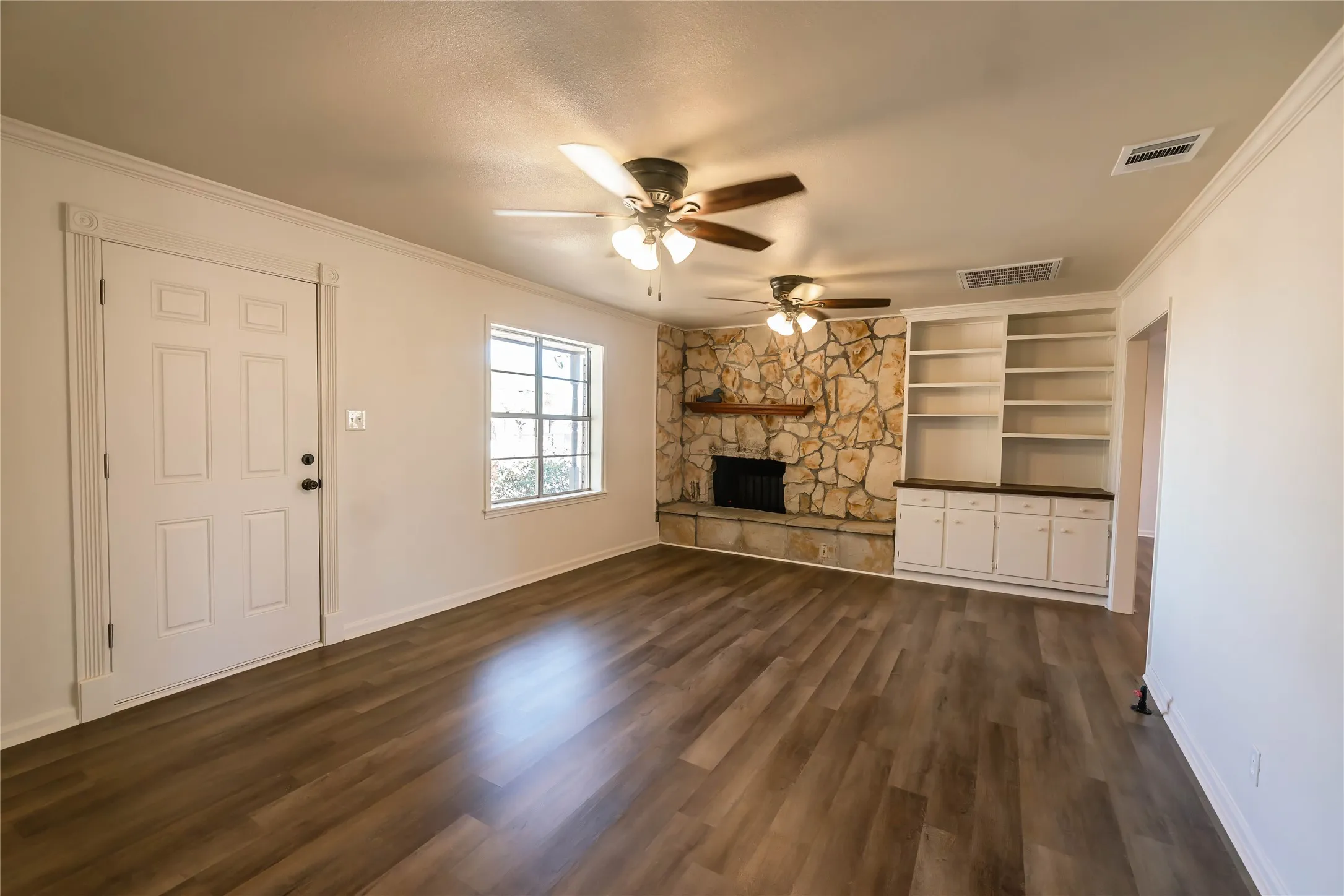 Single Family Residence For Sale in Montague County , 1226 Clay Street, Nocona, Texas 76255, 3 Bedroom, 2 Bathroom, Garage spaces, 1,649 Sqft, built in 1965, Price $199,900, mls#20761577, Real Estate Agent in Nocona, Homes For Sale in Montague county, Homes For Sale in Nocona, Realtor in Nocona Texas, Real Estate Brokerage Independent Realty Texas, Luminita Cordes Realtor