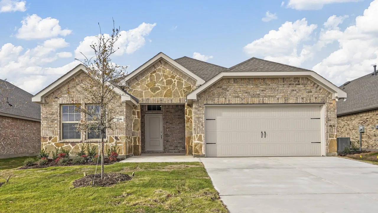 Single Family Residence For Sale in Hunt County , 111 Lantern Road, Caddo Mills, Texas 75135, 3 Bedroom, 2 Bathroom, 2 Garage spaces, 1,646 Sqft, built in 2024, New Construction - Incomplete, mls#20762332, Real Estate Agent in Caddo Mills, Homes For Sale in Hunt county, Homes For Sale in Caddo Mills, Realtor in Caddo Mills Texas, Real Estate Brokerage Independent Realty Texas, Luminita Cordes Realtor