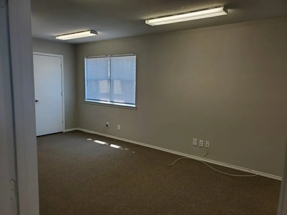 Office For Rent in Denton County , 700 Londonderry Lane 200, Denton, Texas 76205, 0, 0, Garage spaces, 0 Sqft, built in 1983, Preowned, mls#20762700, Real Estate Agent in Denton, Homes For Rent in Denton county, Homes For Rent in Denton, Realtor in Denton Texas, Real Estate Brokerage Independent Realty Texas, Luminita Cordes Realtor