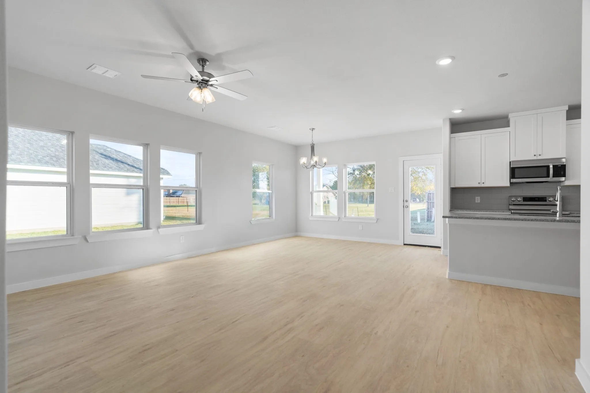 Single Family Residence For Sale in Grayson County , 223 Faith Lane, Tioga, Texas 76271, 3 Bedroom, 2 Bathroom, 2 Garage spaces, 1,522 Sqft, built in 2024, New Construction - Complete, mls#20763150, Real Estate Agent in Tioga, Homes For Sale in Grayson county, Homes For Sale in Tioga, Realtor in Tioga Texas, Real Estate Brokerage Independent Realty Texas, Luminita Cordes Realtor