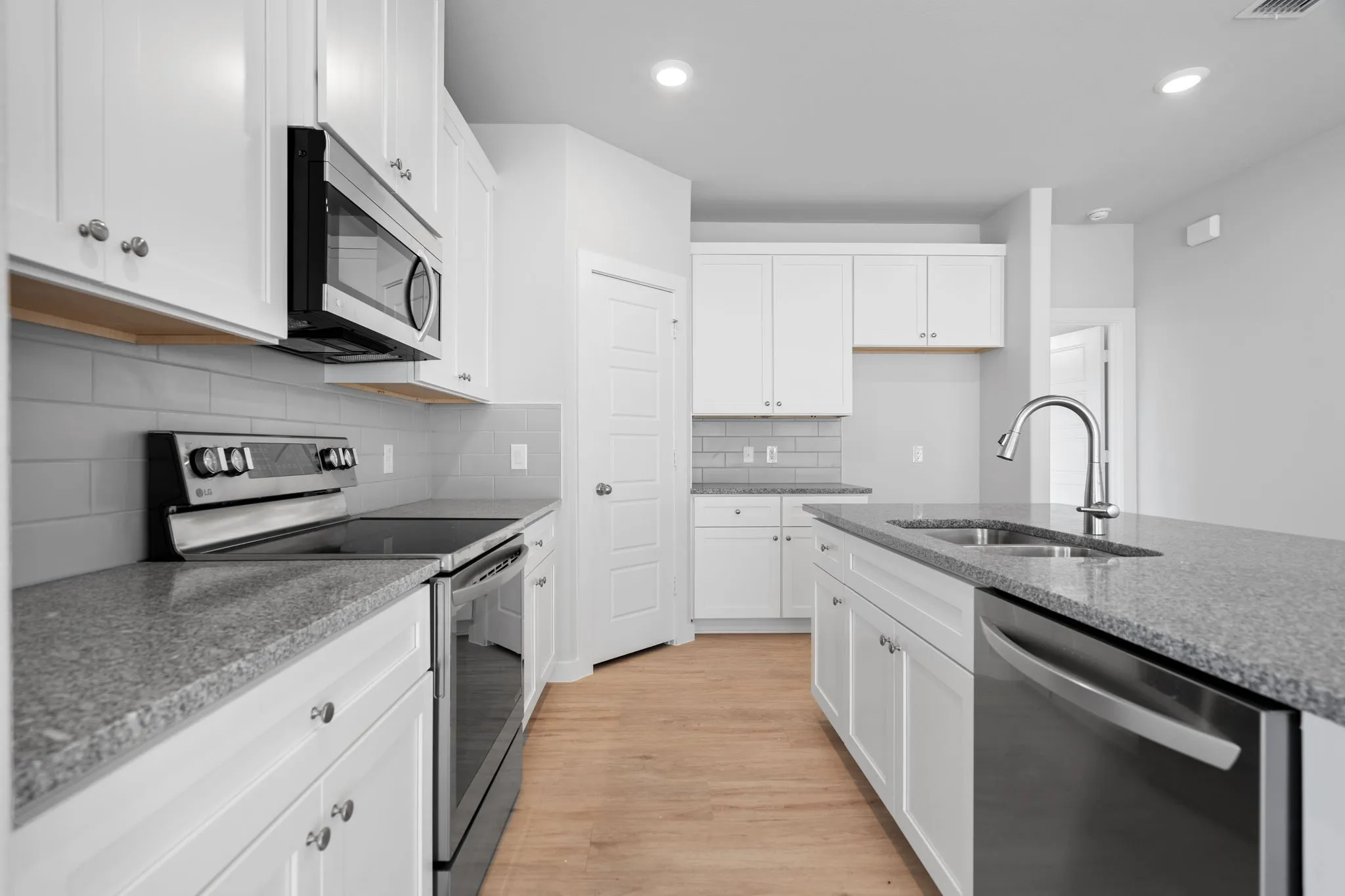 Single Family Residence For Sale in Grayson County , 223 Faith Lane, Tioga, Texas 76271, 3 Bedroom, 2 Bathroom, 2 Garage spaces, 1,522 Sqft, built in 2024, New Construction - Complete, mls#20763150, Real Estate Agent in Tioga, Homes For Sale in Grayson county, Homes For Sale in Tioga, Realtor in Tioga Texas, Real Estate Brokerage Independent Realty Texas, Luminita Cordes Realtor