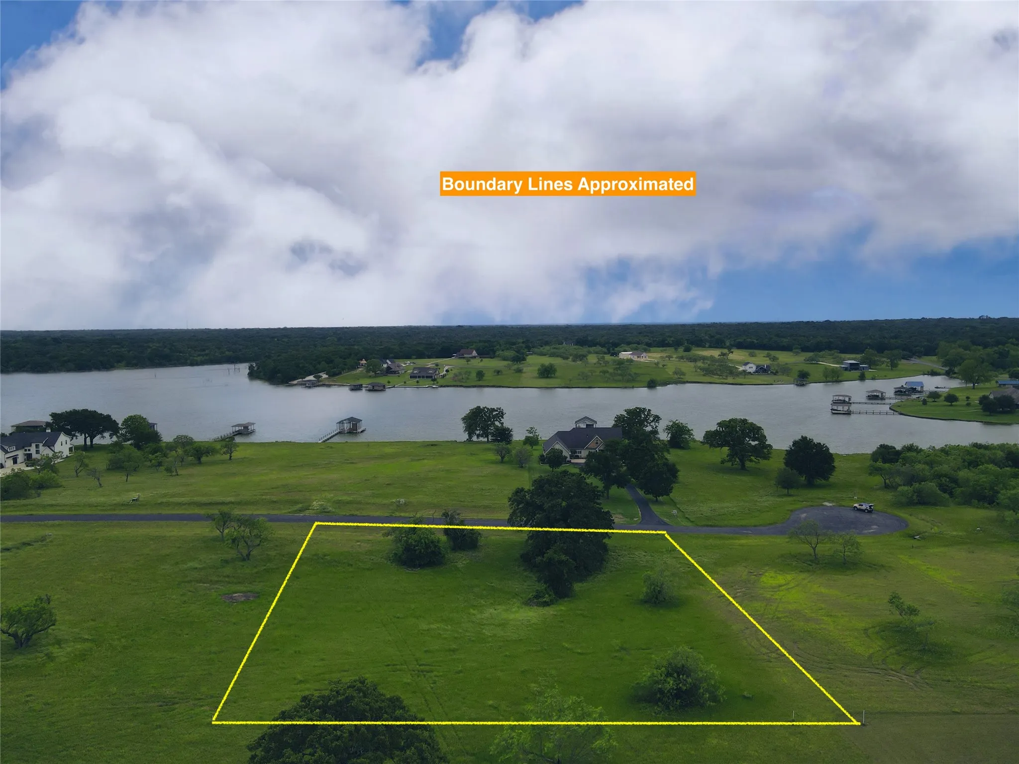 Unimproved Land For Sale in Navarro County , Lot 81 Moonlight Bay Court, Streetman, Texas 75859, 0, 0, Garage spaces, 0 Sqft, built in 0, mls#20740734, Real Estate Agent in Streetman, Homes For Sale in Navarro county, Homes For Sale in Streetman, Realtor in Streetman Texas, Real Estate Brokerage Independent Realty Texas, Luminita Cordes Realtor