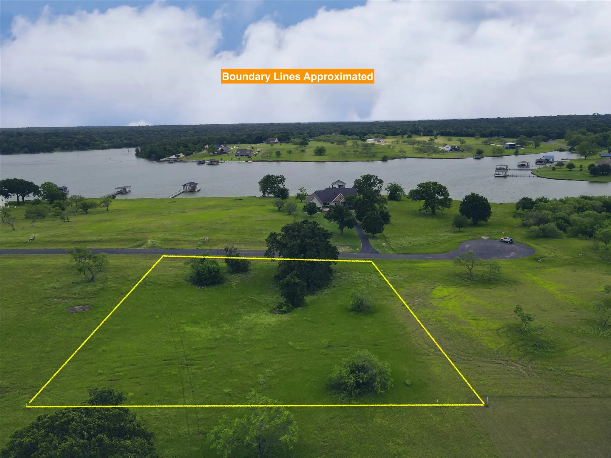 Unimproved Land For Sale in Navarro County , Lot 81 Moonlight Bay Court, Streetman, Texas 75859, 0, 0, Garage spaces, 0 Sqft, built in 0, mls#20740734, Real Estate Agent in Streetman, Homes For Sale in Navarro county, Homes For Sale in Streetman, Realtor in Streetman Texas, Real Estate Brokerage Independent Realty Texas, Luminita Cordes Realtor