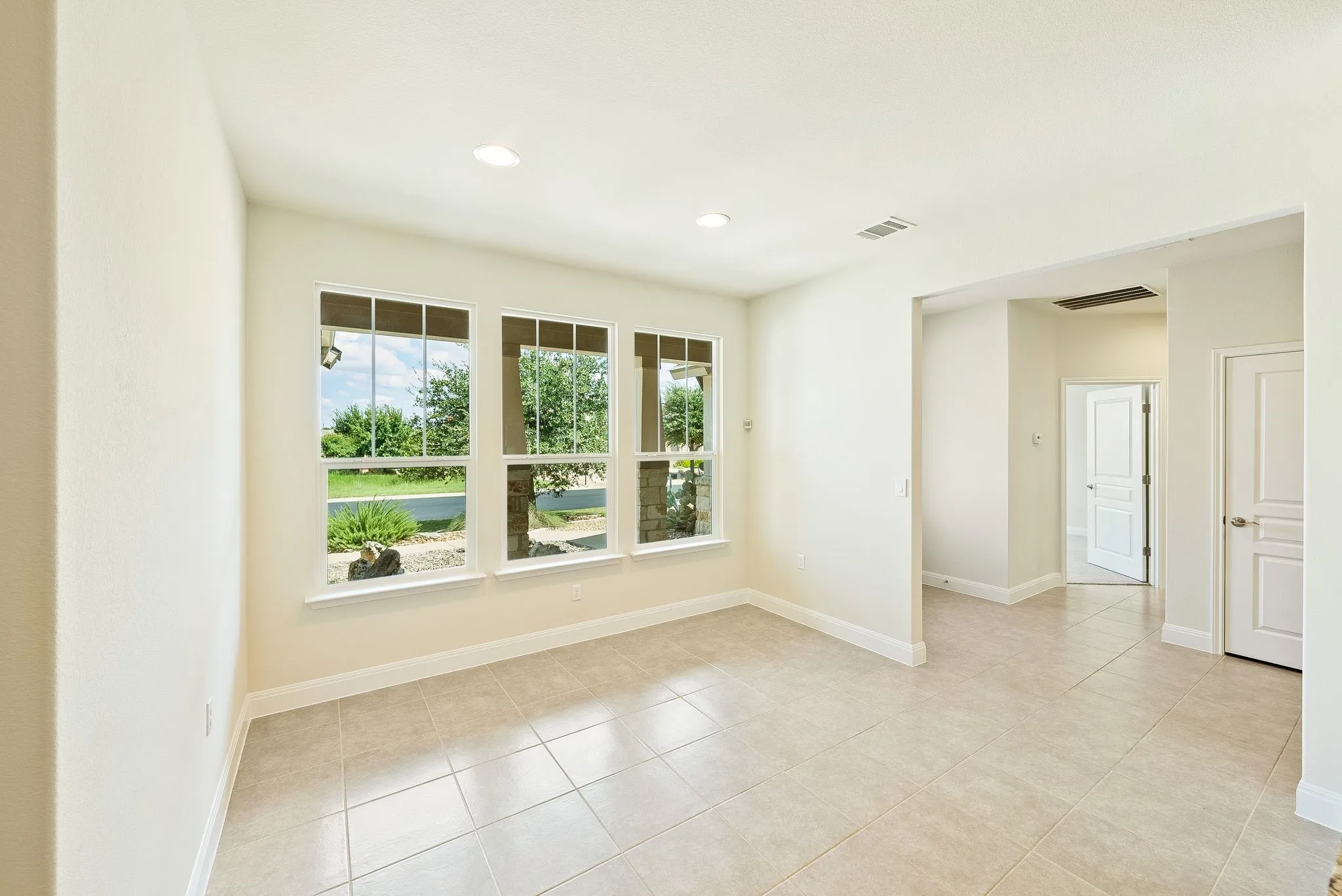Single Family Residence For Sale in Williamson County , 331 Old Blue Mountain Lane, Georgetown, Texas 78633, 4 Bedrooms, 4 Bathrooms, 3 Garage spaces, 3,237 Sqft, built in 2015, Price $700,000, mls#20765749, Real Estate Agent in Georgetown, Homes For Sale in Williamson county, Homes For Sale in Georgetown, Realtor in Georgetown Texas, Real Estate Brokerage Independent Realty Texas, Luminita Cordes Realtor