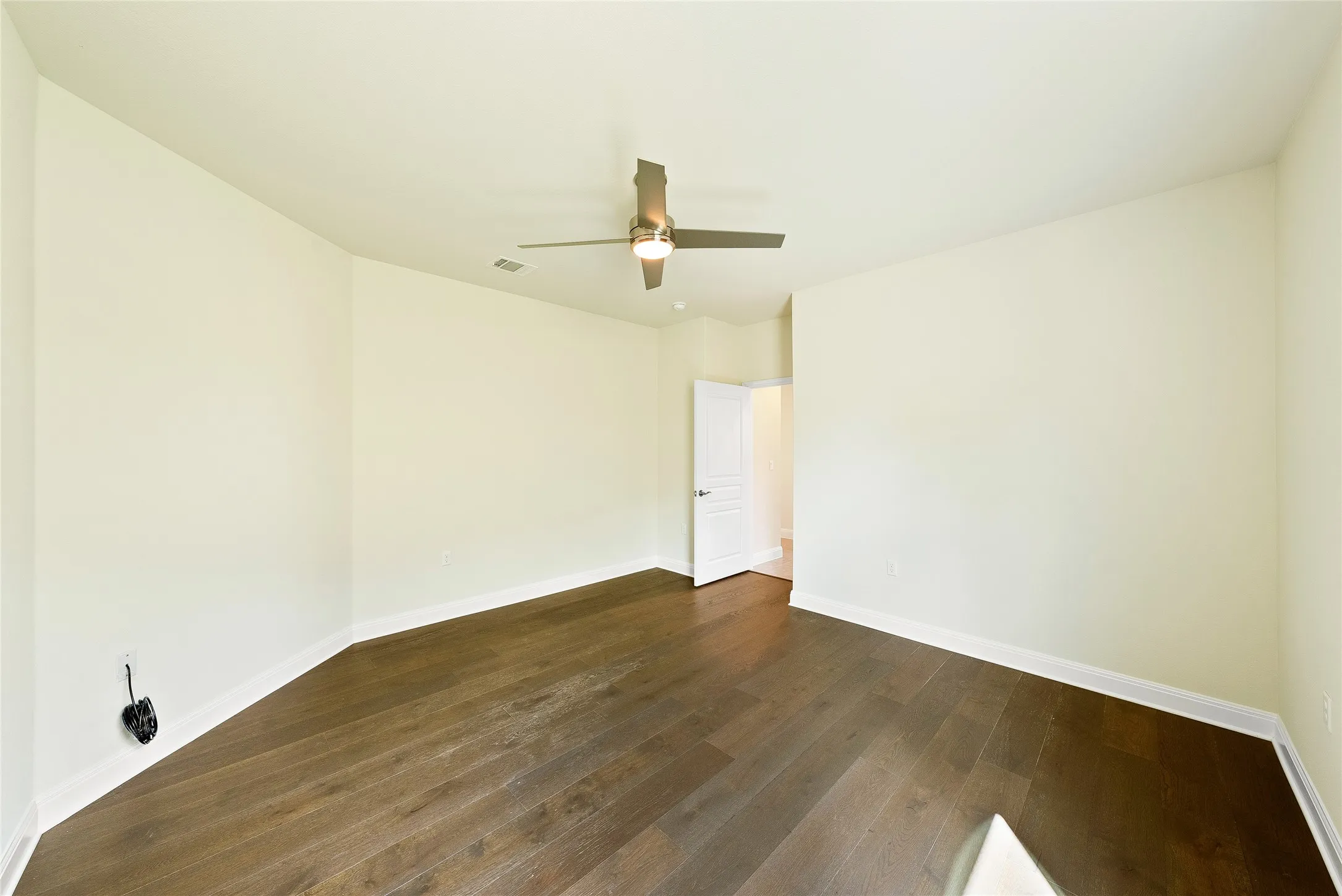 Single Family Residence For Sale in Williamson County , 331 Old Blue Mountain Lane, Georgetown, Texas 78633, 4 Bedrooms, 4 Bathrooms, 3 Garage spaces, 3,237 Sqft, built in 2015, Price $700,000, mls#20765749, Real Estate Agent in Georgetown, Homes For Sale in Williamson county, Homes For Sale in Georgetown, Realtor in Georgetown Texas, Real Estate Brokerage Independent Realty Texas, Luminita Cordes Realtor