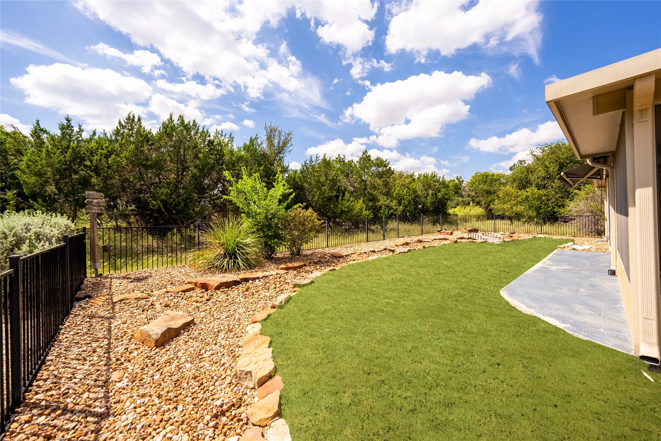Single Family Residence For Sale in Williamson County , 331 Old Blue Mountain Lane, Georgetown, Texas 78633, 4 Bedrooms, 4 Bathrooms, 3 Garage spaces, 3,237 Sqft, built in 2015, Price $700,000, mls#20765749, Real Estate Agent in Georgetown, Homes For Sale in Williamson county, Homes For Sale in Georgetown, Realtor in Georgetown Texas, Real Estate Brokerage Independent Realty Texas, Luminita Cordes Realtor