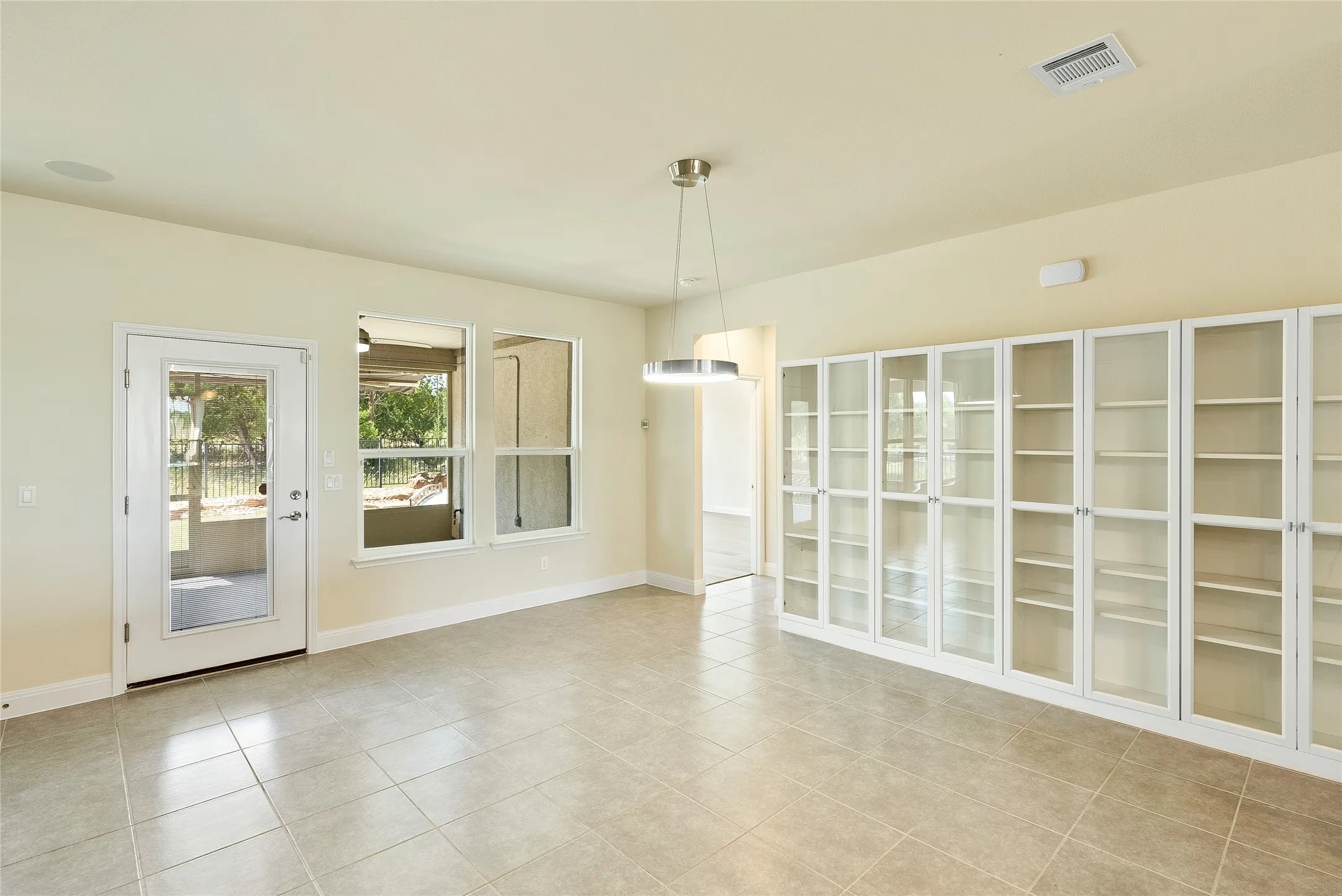Single Family Residence For Sale in Williamson County , 331 Old Blue Mountain Lane, Georgetown, Texas 78633, 4 Bedrooms, 4 Bathrooms, 3 Garage spaces, 3,237 Sqft, built in 2015, Price $700,000, mls#20765749, Real Estate Agent in Georgetown, Homes For Sale in Williamson county, Homes For Sale in Georgetown, Realtor in Georgetown Texas, Real Estate Brokerage Independent Realty Texas, Luminita Cordes Realtor