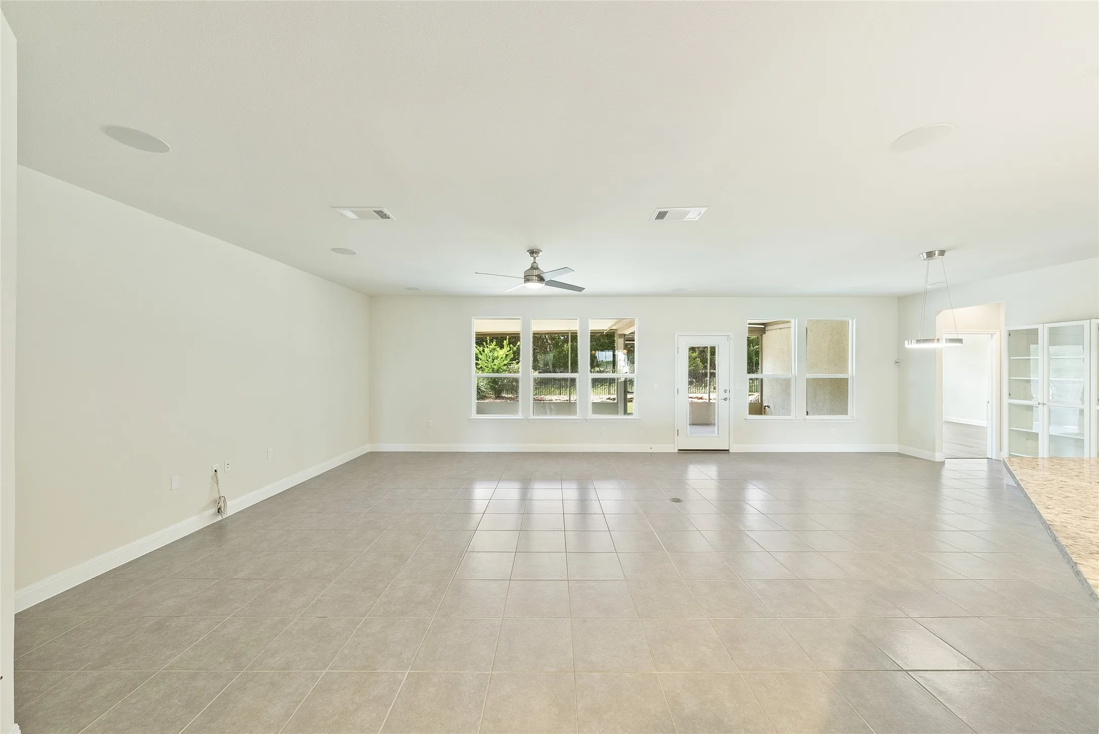 Single Family Residence For Sale in Williamson County , 331 Old Blue Mountain Lane, Georgetown, Texas 78633, 4 Bedrooms, 4 Bathrooms, 3 Garage spaces, 3,237 Sqft, built in 2015, Price $700,000, mls#20765749, Real Estate Agent in Georgetown, Homes For Sale in Williamson county, Homes For Sale in Georgetown, Realtor in Georgetown Texas, Real Estate Brokerage Independent Realty Texas, Luminita Cordes Realtor