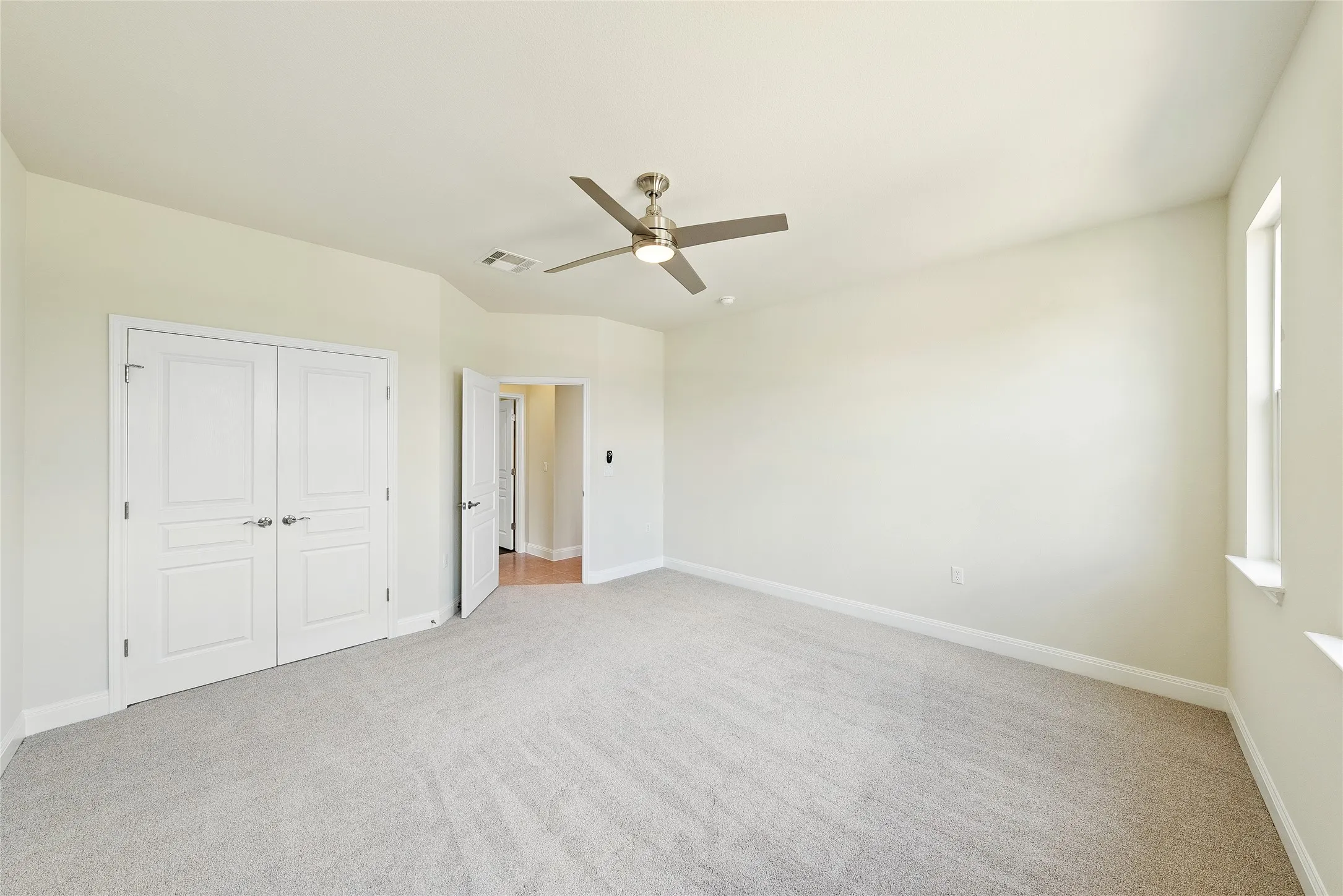 Single Family Residence For Sale in Williamson County , 331 Old Blue Mountain Lane, Georgetown, Texas 78633, 4 Bedrooms, 4 Bathrooms, 3 Garage spaces, 3,237 Sqft, built in 2015, Price $700,000, mls#20765749, Real Estate Agent in Georgetown, Homes For Sale in Williamson county, Homes For Sale in Georgetown, Realtor in Georgetown Texas, Real Estate Brokerage Independent Realty Texas, Luminita Cordes Realtor