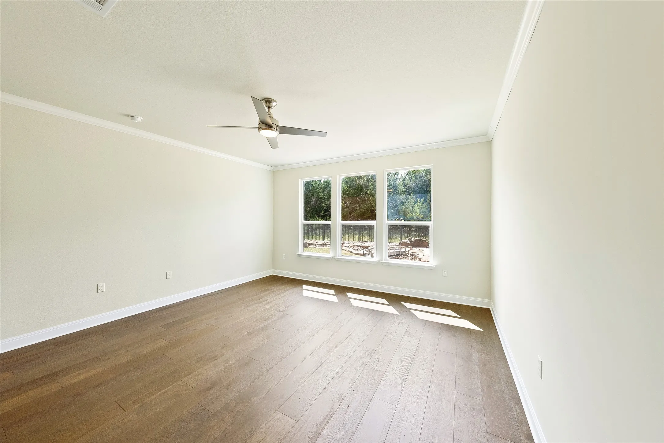 Single Family Residence For Sale in Williamson County , 331 Old Blue Mountain Lane, Georgetown, Texas 78633, 4 Bedrooms, 4 Bathrooms, 3 Garage spaces, 3,237 Sqft, built in 2015, Price $700,000, mls#20765749, Real Estate Agent in Georgetown, Homes For Sale in Williamson county, Homes For Sale in Georgetown, Realtor in Georgetown Texas, Real Estate Brokerage Independent Realty Texas, Luminita Cordes Realtor