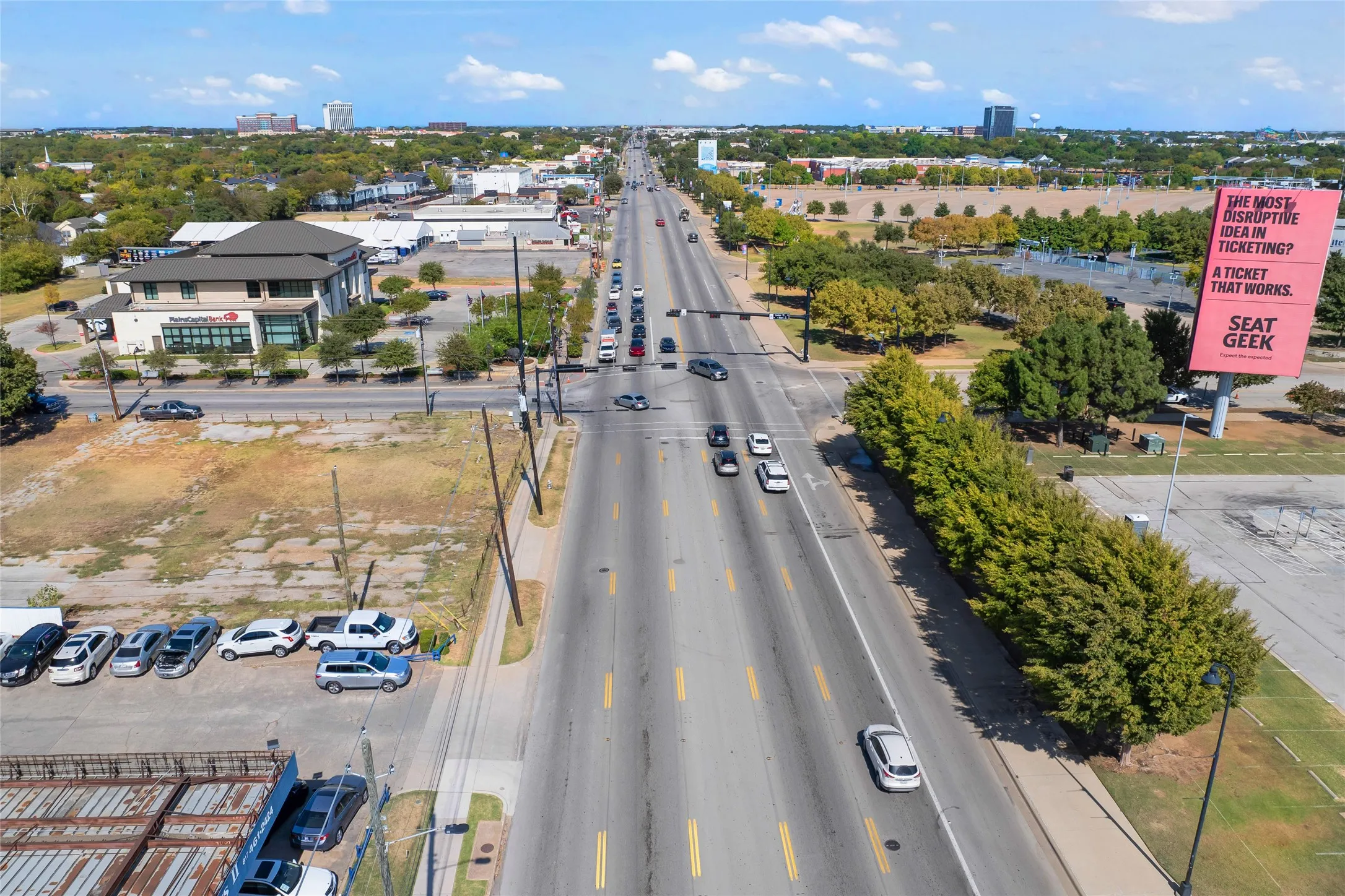 Single Family Residence For Sale in Tarrant County , 706 E Rogers Street, Arlington, Texas 76011, 3 Bedrooms, 1 Bathroom, Garage spaces, 768 Sqft, built in 1947, Price $350,000, mls#20768256, Real Estate Agent in Arlington, Homes For Sale in Tarrant county, Homes For Sale in Arlington, Realtor in Arlington Texas, Real Estate Brokerage Independent Realty Texas, Luminita Cordes Realtor