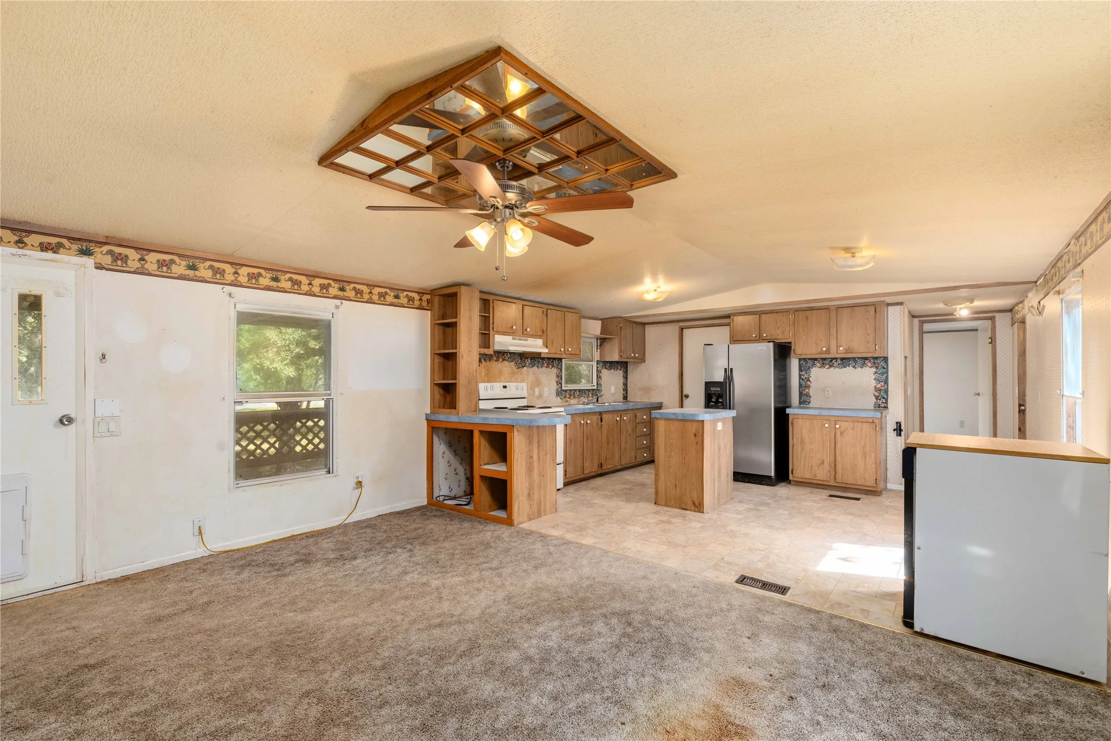 Mobile Home For Sale in Brown County , 7000 N FM 585, Bangs, Texas 76823, 2 Bedroom, 2 Bathroom, Garage spaces, 880 Sqft, built in 1996, Preowned, mls#20768360, Real Estate Agent in Bangs, Homes For Sale in Brown county, Homes For Sale in Bangs, Realtor in Bangs Texas, Real Estate Brokerage Independent Realty Texas, Luminita Cordes Realtor