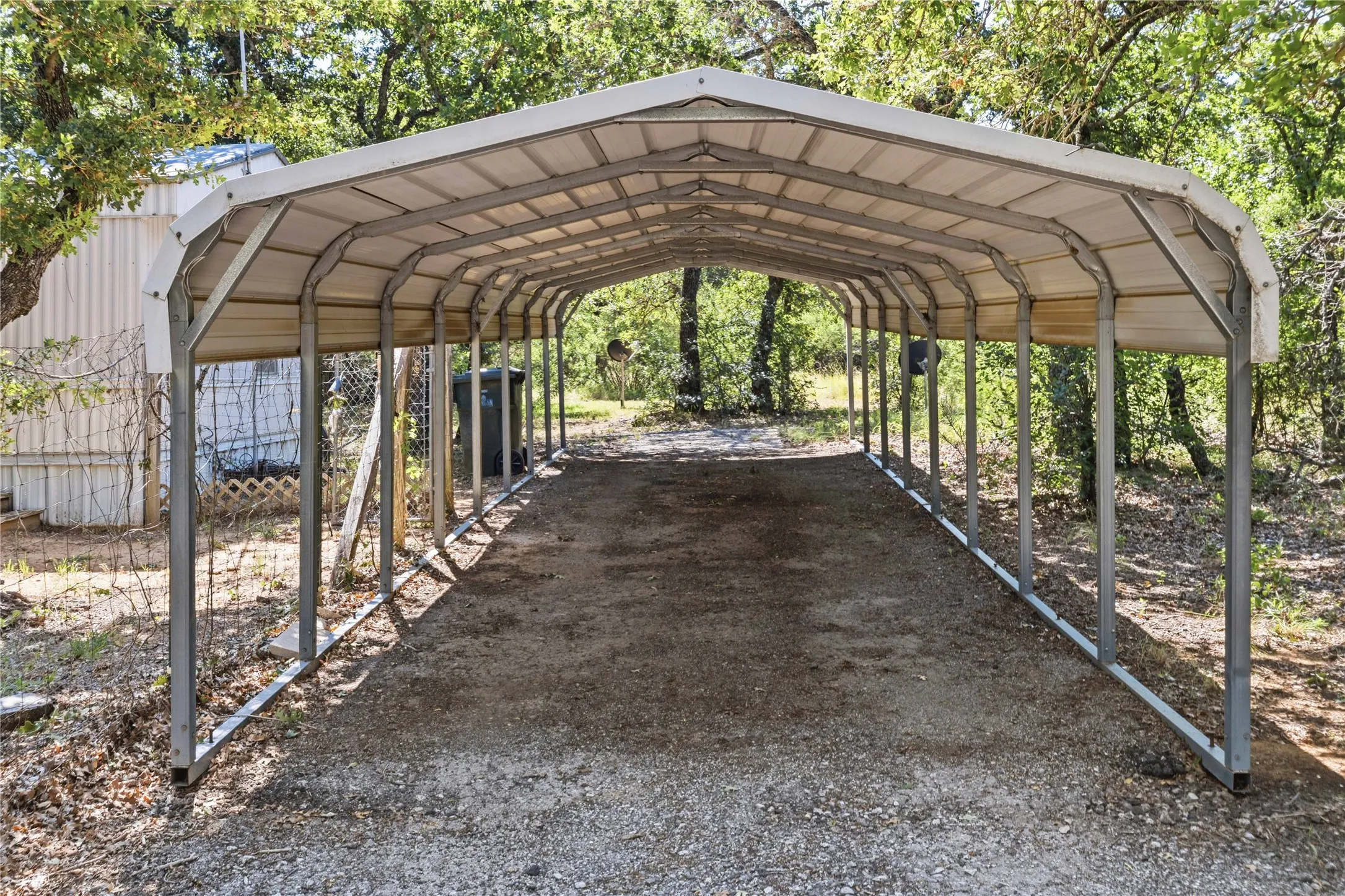 Mobile Home For Sale in Brown County , 7000 N FM 585, Bangs, Texas 76823, 2 Bedroom, 2 Bathroom, Garage spaces, 880 Sqft, built in 1996, Preowned, mls#20768360, Real Estate Agent in Bangs, Homes For Sale in Brown county, Homes For Sale in Bangs, Realtor in Bangs Texas, Real Estate Brokerage Independent Realty Texas, Luminita Cordes Realtor