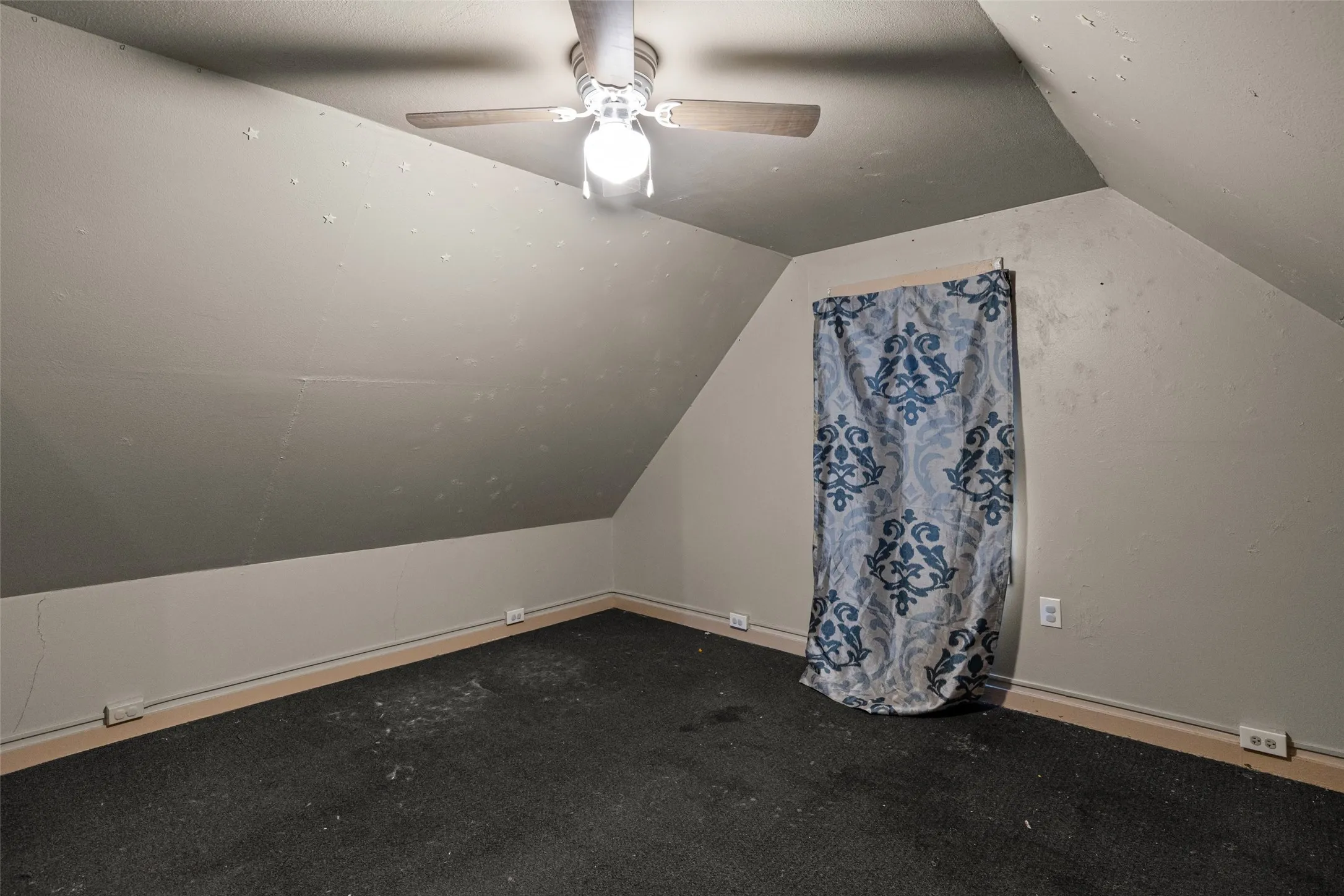 Single Family Residence For Sale in Bosque County , 201 N 1st Street, Cranfills Gap, Texas 76637, 4 Bedroom, 3 Bathroom, 2 Garage spaces, 2,096 Sqft, built in 1935, mls#20768610, Real Estate Agent in Cranfills Gap, Homes For Sale in Bosque county, Homes For Sale in Cranfills Gap, Realtor in Cranfills Gap Texas, Real Estate Brokerage Independent Realty Texas, Luminita Cordes Realtor