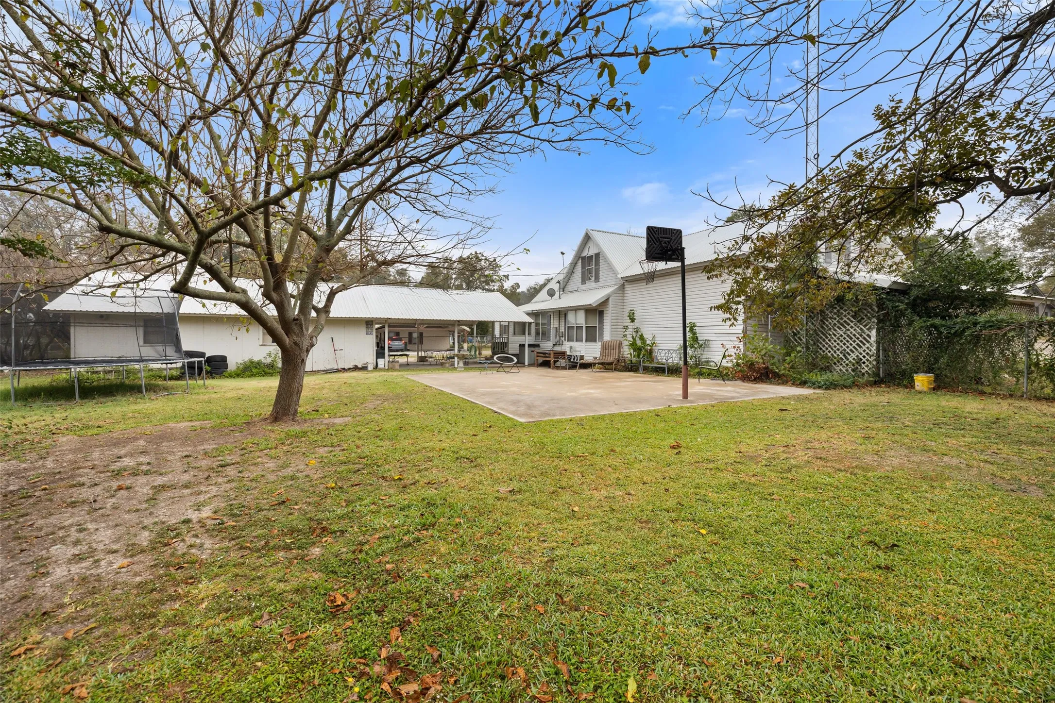 Single Family Residence For Sale in Bosque County , 201 N 1st Street, Cranfills Gap, Texas 76637, 4 Bedroom, 3 Bathroom, 2 Garage spaces, 2,096 Sqft, built in 1935, mls#20768610, Real Estate Agent in Cranfills Gap, Homes For Sale in Bosque county, Homes For Sale in Cranfills Gap, Realtor in Cranfills Gap Texas, Real Estate Brokerage Independent Realty Texas, Luminita Cordes Realtor