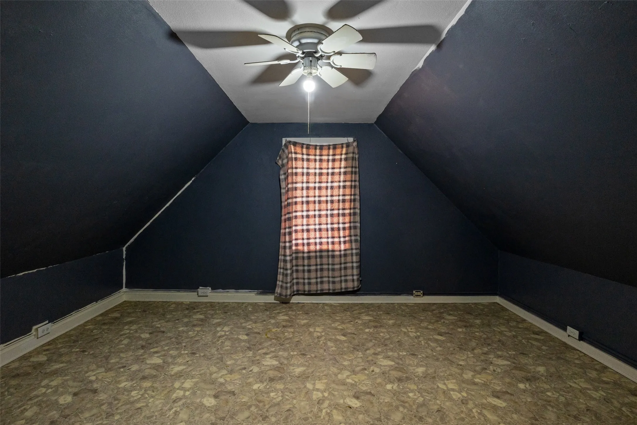 Single Family Residence For Sale in Bosque County , 201 N 1st Street, Cranfills Gap, Texas 76637, 4 Bedroom, 3 Bathroom, 2 Garage spaces, 2,096 Sqft, built in 1935, mls#20768610, Real Estate Agent in Cranfills Gap, Homes For Sale in Bosque county, Homes For Sale in Cranfills Gap, Realtor in Cranfills Gap Texas, Real Estate Brokerage Independent Realty Texas, Luminita Cordes Realtor
