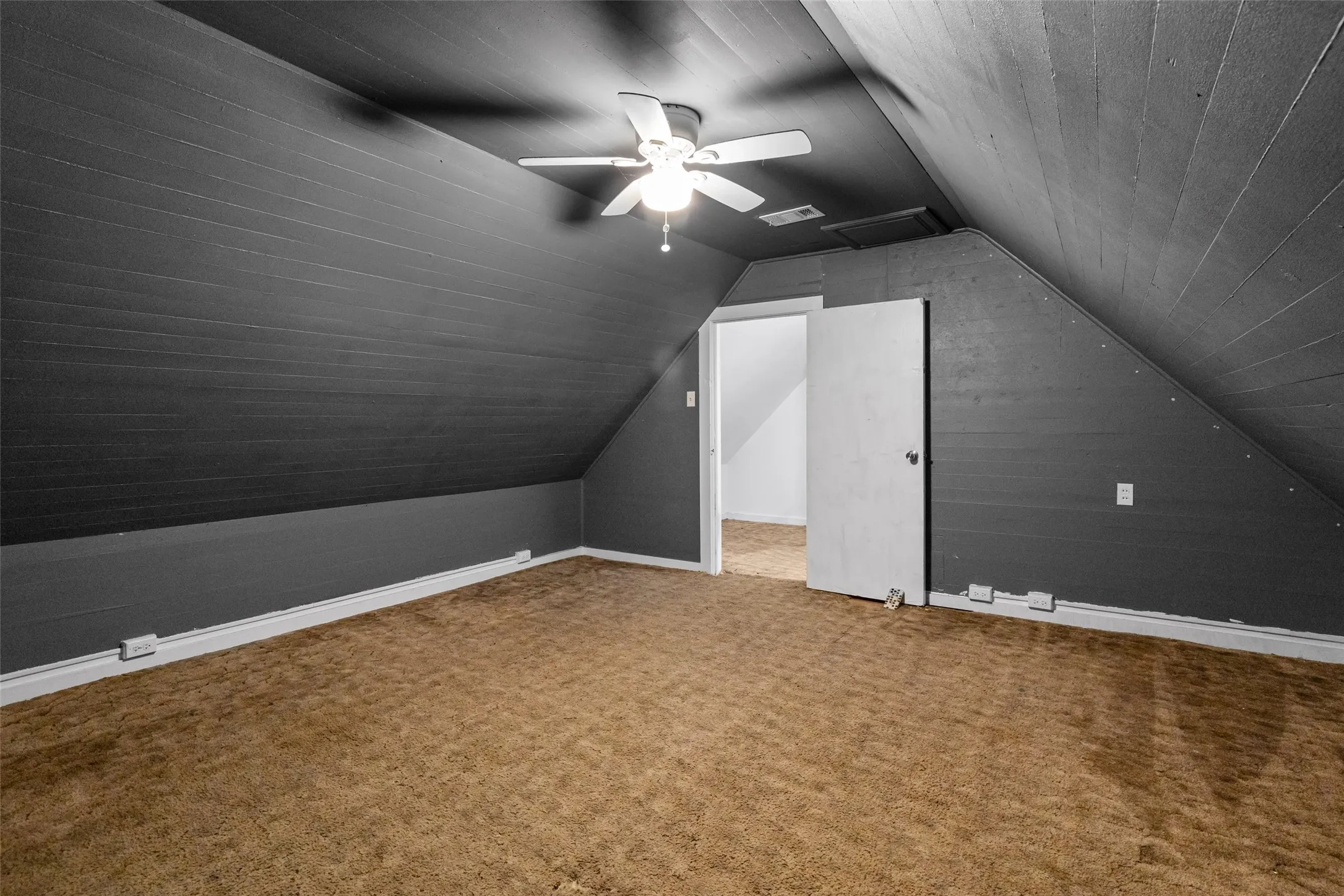 Single Family Residence For Sale in Bosque County , 201 N 1st Street, Cranfills Gap, Texas 76637, 4 Bedroom, 3 Bathroom, 2 Garage spaces, 2,096 Sqft, built in 1935, mls#20768610, Real Estate Agent in Cranfills Gap, Homes For Sale in Bosque county, Homes For Sale in Cranfills Gap, Realtor in Cranfills Gap Texas, Real Estate Brokerage Independent Realty Texas, Luminita Cordes Realtor