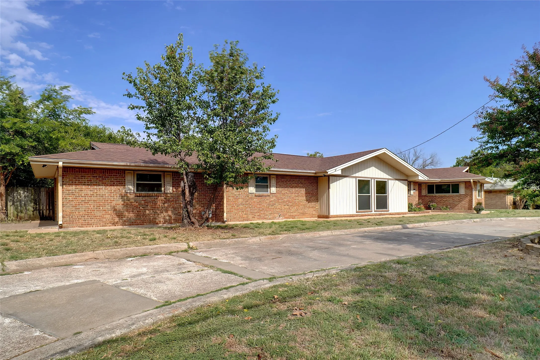 Single story home featuring a front yard