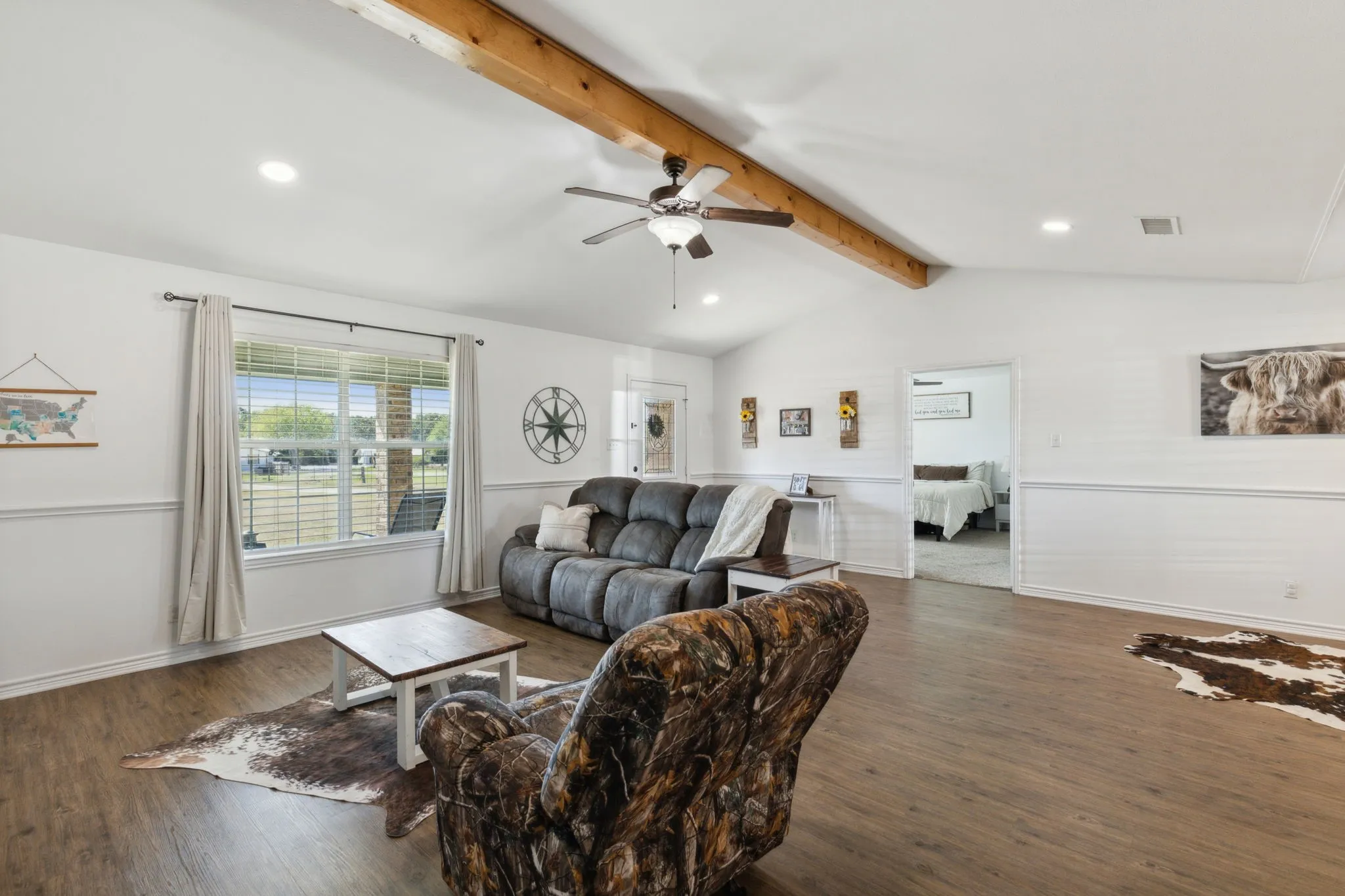 Single Family Residence For Sale in Rains County , 2068 W US Highway 69, Emory, Texas 75440, 3 Bedrooms, 2 Bathrooms, 2 Garage spaces, 1,728 Sqft, built in 2012, Preowned, Price $424,990, mls#20770163, Real Estate Agent in Emory, Homes For Sale in Rains county, Homes For Sale in Emory, Realtor in Emory Texas, Real Estate Brokerage Independent Realty Texas, Luminita Cordes Realtor