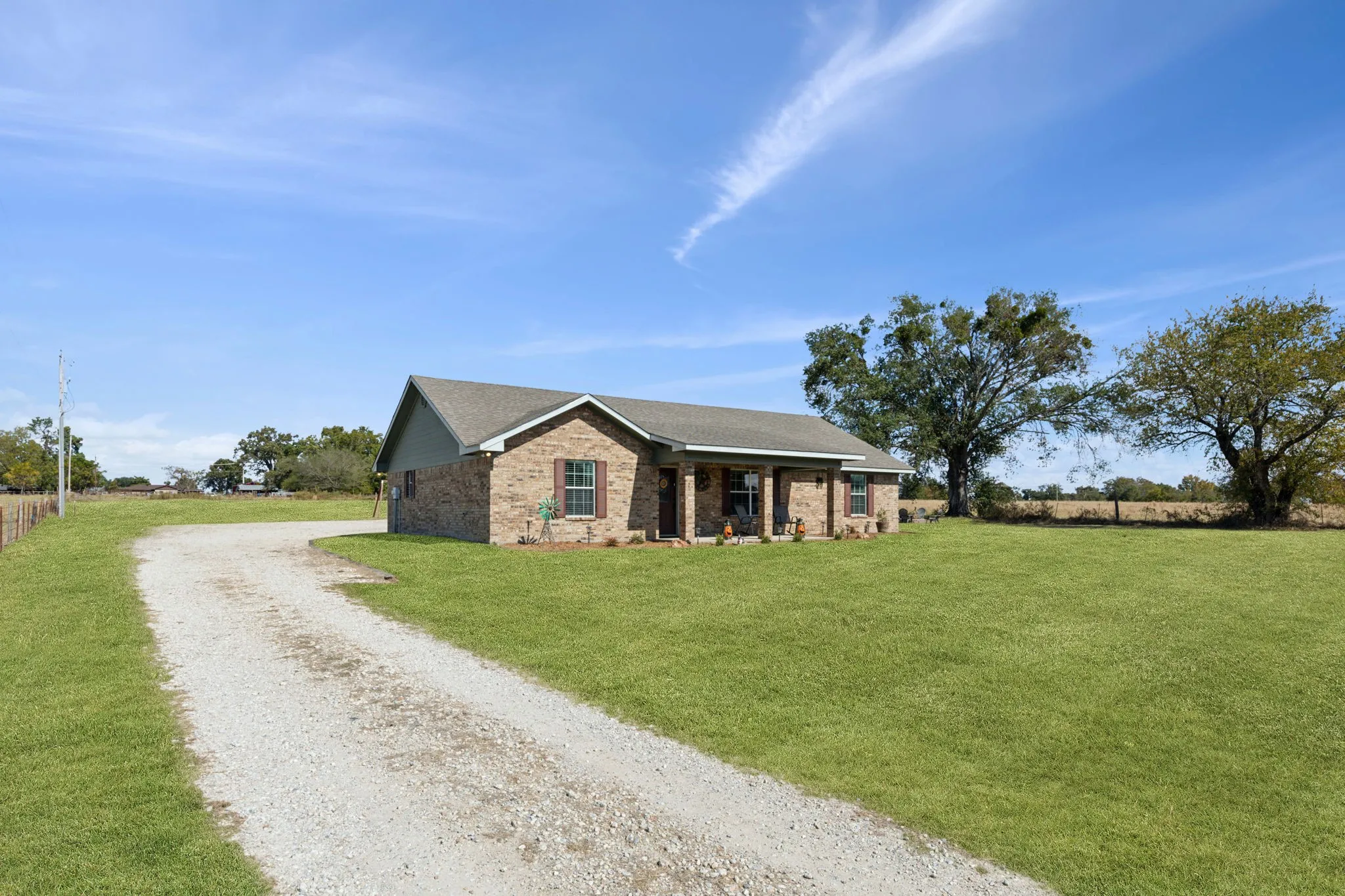 Single Family Residence For Sale in Rains County , 2068 W US Highway 69, Emory, Texas 75440, 3 Bedrooms, 2 Bathrooms, 2 Garage spaces, 1,728 Sqft, built in 2012, Preowned, Price $424,990, mls#20770163, Real Estate Agent in Emory, Homes For Sale in Rains county, Homes For Sale in Emory, Realtor in Emory Texas, Real Estate Brokerage Independent Realty Texas, Luminita Cordes Realtor