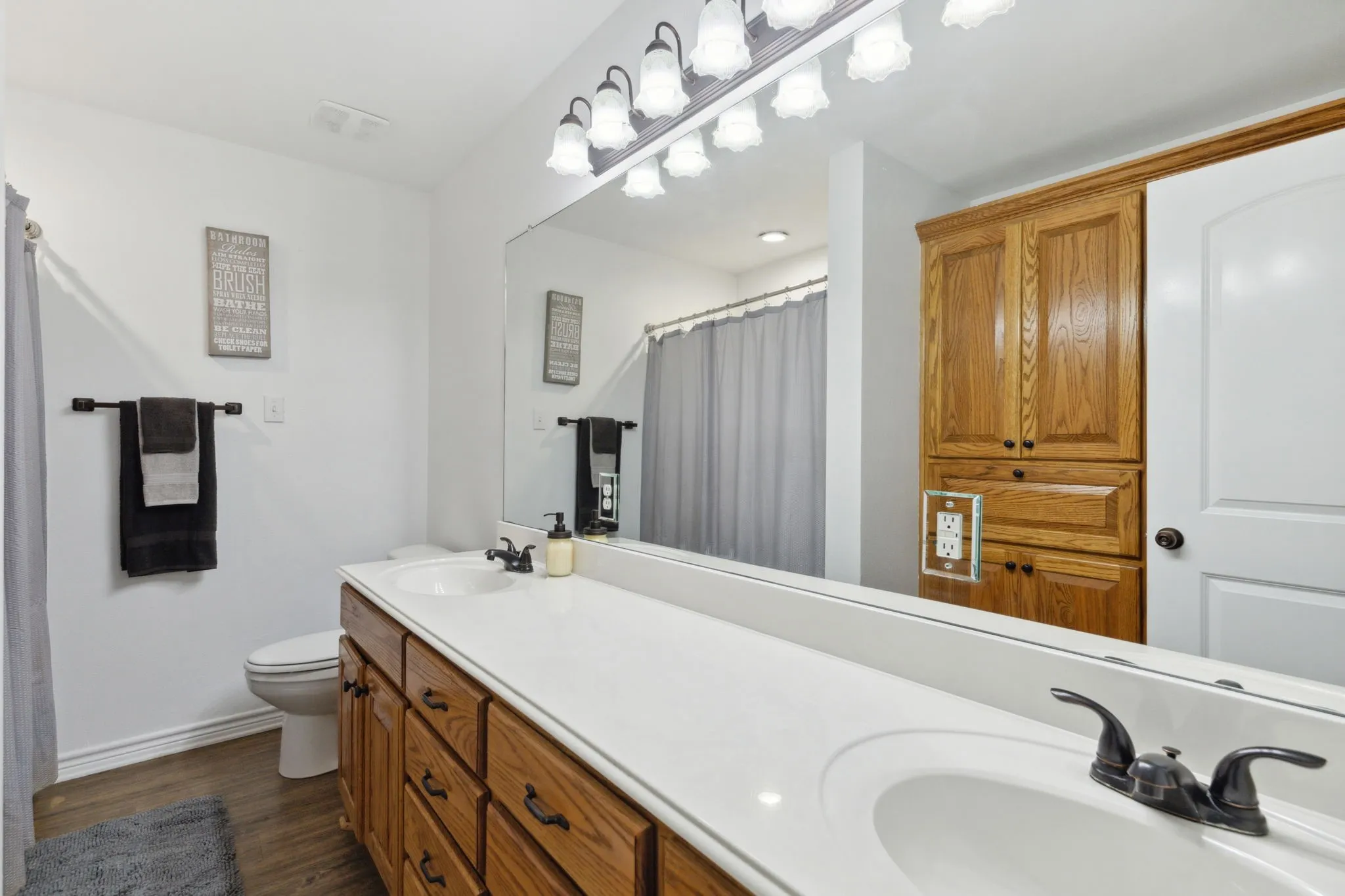 Single Family Residence For Sale in Rains County , 2068 W US Highway 69, Emory, Texas 75440, 3 Bedrooms, 2 Bathrooms, 2 Garage spaces, 1,728 Sqft, built in 2012, Preowned, Price $424,990, mls#20770163, Real Estate Agent in Emory, Homes For Sale in Rains county, Homes For Sale in Emory, Realtor in Emory Texas, Real Estate Brokerage Independent Realty Texas, Luminita Cordes Realtor