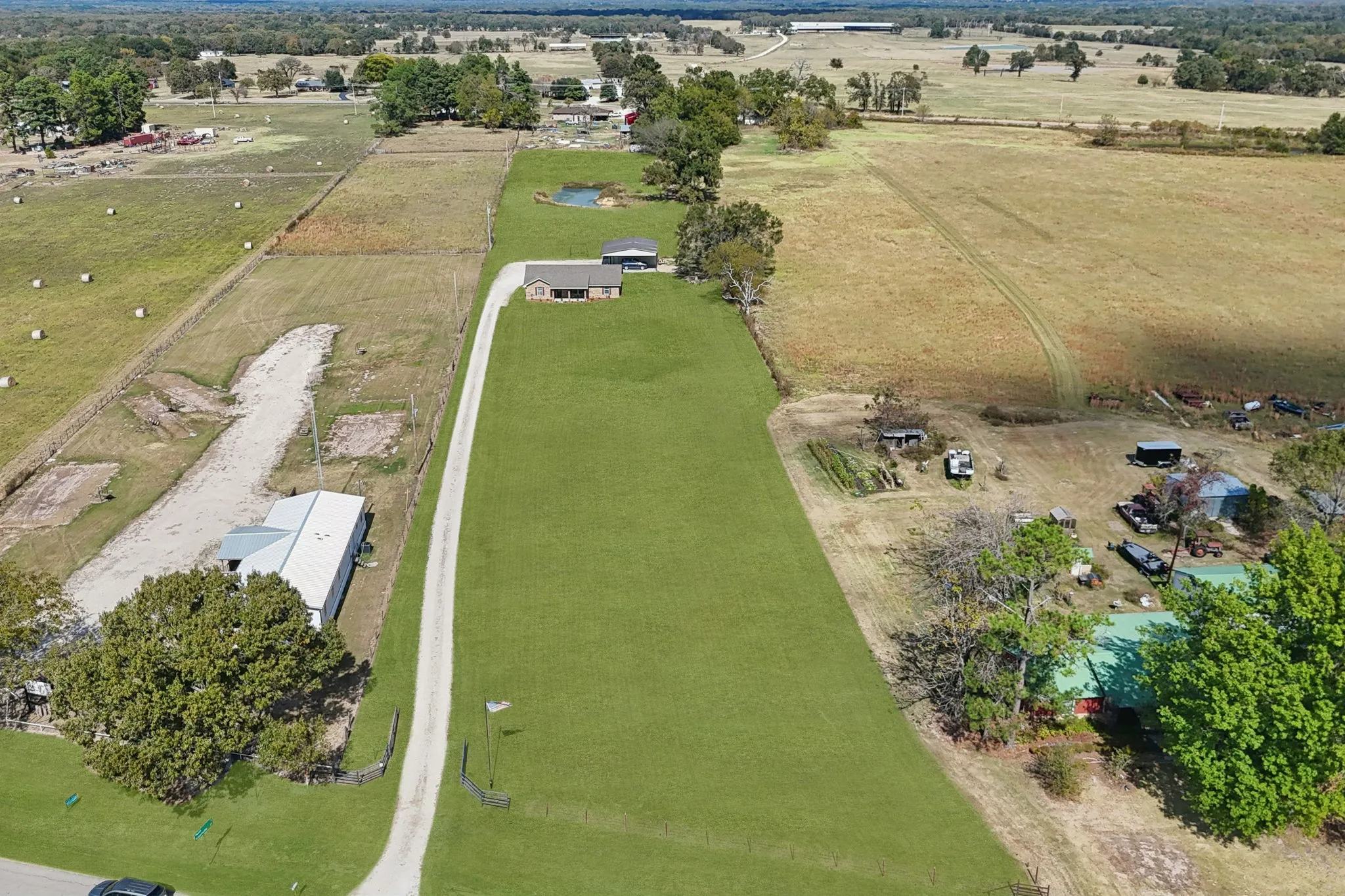 Single Family Residence For Sale in Rains County , 2068 W US Highway 69, Emory, Texas 75440, 3 Bedrooms, 2 Bathrooms, 2 Garage spaces, 1,728 Sqft, built in 2012, Preowned, Price $424,990, mls#20770163, Real Estate Agent in Emory, Homes For Sale in Rains county, Homes For Sale in Emory, Realtor in Emory Texas, Real Estate Brokerage Independent Realty Texas, Luminita Cordes Realtor