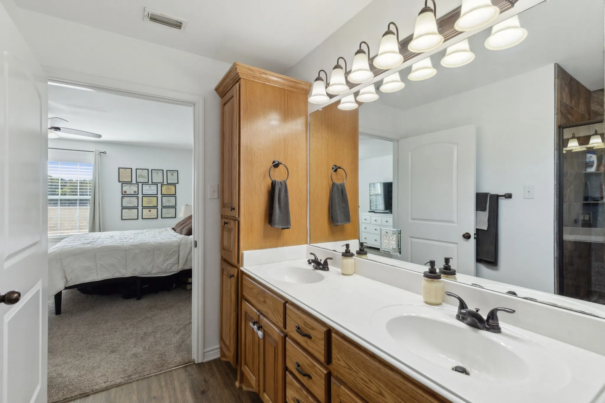 Single Family Residence For Sale in Rains County , 2068 W US Highway 69, Emory, Texas 75440, 3 Bedrooms, 2 Bathrooms, 2 Garage spaces, 1,728 Sqft, built in 2012, Preowned, Price $424,990, mls#20770163, Real Estate Agent in Emory, Homes For Sale in Rains county, Homes For Sale in Emory, Realtor in Emory Texas, Real Estate Brokerage Independent Realty Texas, Luminita Cordes Realtor