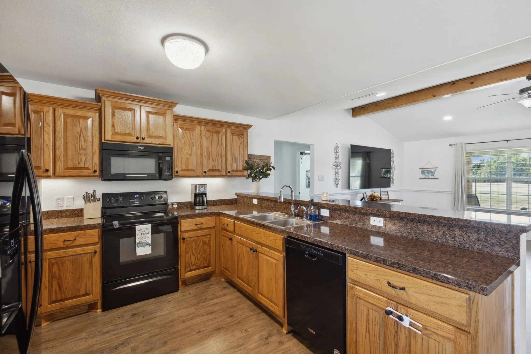 Single Family Residence For Sale in Rains County , 2068 W US Highway 69, Emory, Texas 75440, 3 Bedrooms, 2 Bathrooms, 2 Garage spaces, 1,728 Sqft, built in 2012, Preowned, Price $424,990, mls#20770163, Real Estate Agent in Emory, Homes For Sale in Rains county, Homes For Sale in Emory, Realtor in Emory Texas, Real Estate Brokerage Independent Realty Texas, Luminita Cordes Realtor