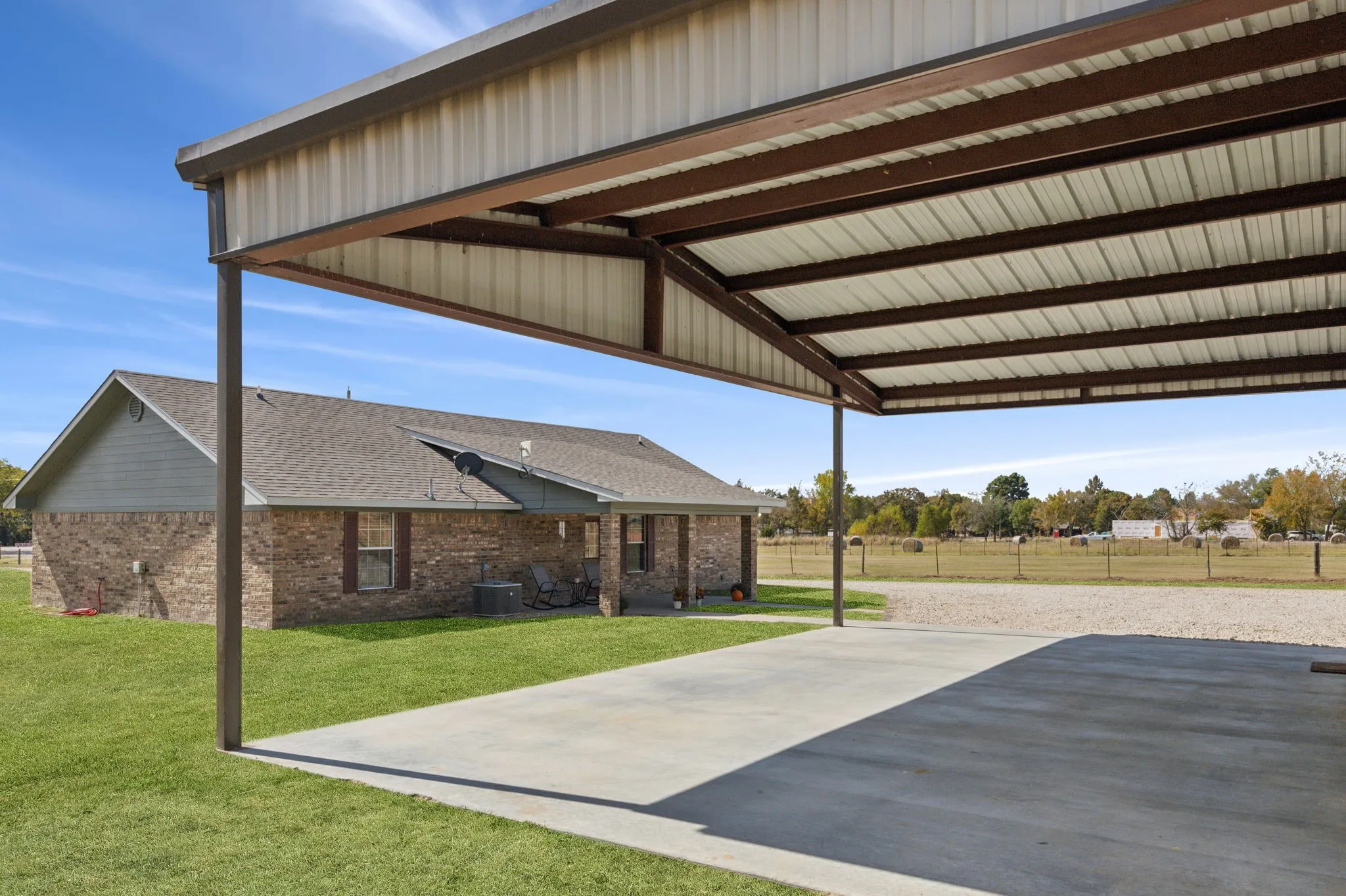 Single Family Residence For Sale in Rains County , 2068 W US Highway 69, Emory, Texas 75440, 3 Bedrooms, 2 Bathrooms, 2 Garage spaces, 1,728 Sqft, built in 2012, Preowned, Price $424,990, mls#20770163, Real Estate Agent in Emory, Homes For Sale in Rains county, Homes For Sale in Emory, Realtor in Emory Texas, Real Estate Brokerage Independent Realty Texas, Luminita Cordes Realtor