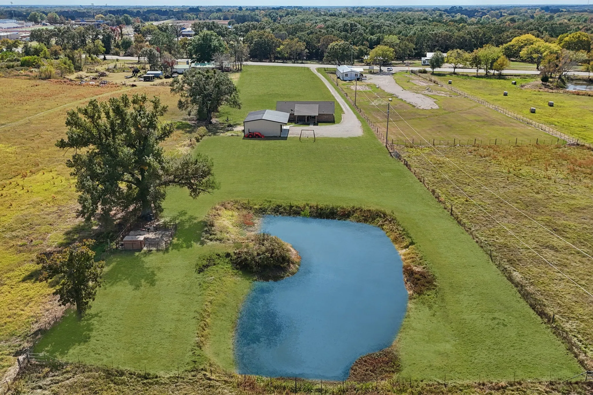 Single Family Residence For Sale in Rains County , 2068 W US Highway 69, Emory, Texas 75440, 3 Bedrooms, 2 Bathrooms, 2 Garage spaces, 1,728 Sqft, built in 2012, Preowned, Price $424,990, mls#20770163, Real Estate Agent in Emory, Homes For Sale in Rains county, Homes For Sale in Emory, Realtor in Emory Texas, Real Estate Brokerage Independent Realty Texas, Luminita Cordes Realtor