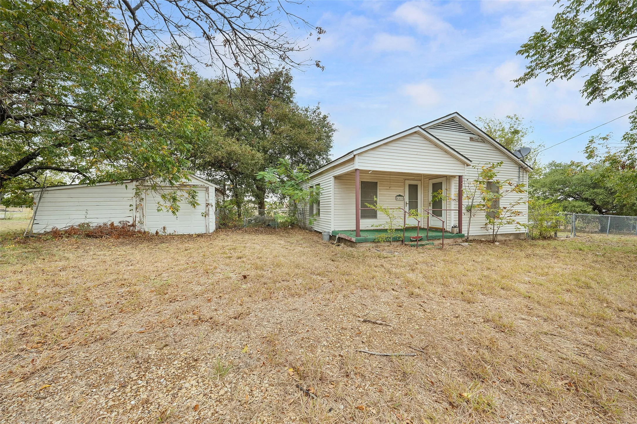 Improved Land For Sale in Dallas County , 445 W STATE HWY 352, Mesquite, Texas 75149, 0, 0, Garage spaces, 0 Sqft, built in 1970, mls#20772317, Real Estate Agent in Mesquite, Homes For Sale in Dallas county, Homes For Sale in Mesquite, Realtor in Mesquite Texas, Real Estate Brokerage Independent Realty Texas, Luminita Cordes Realtor