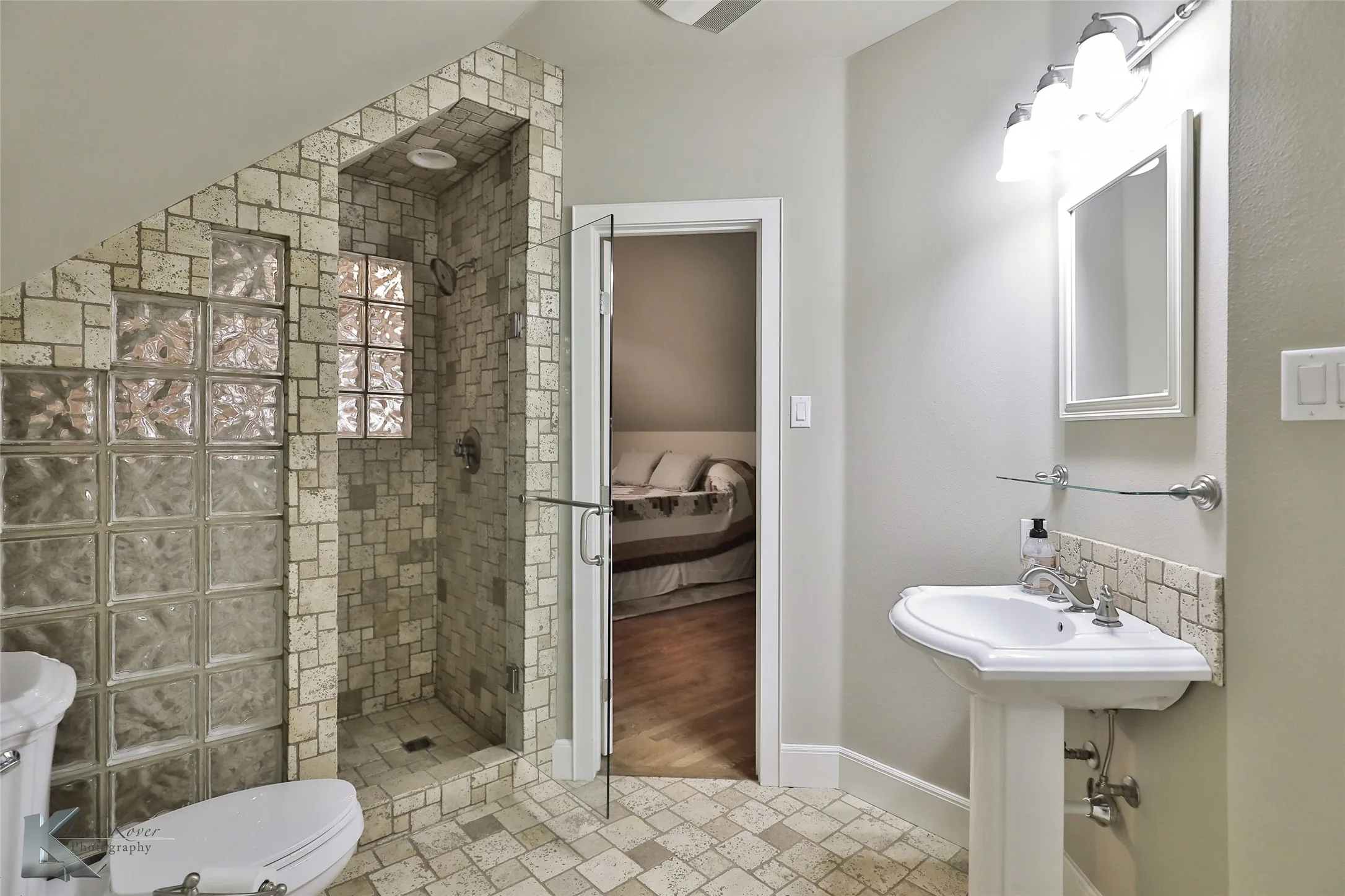 Single Family Residence For Sale in Taylor County , 11033 Fm 1235, Buffalo Gap, Texas 79508, 3 Bedrooms, 4 Bathrooms, 3 Garage spaces, 4,024 Sqft, built in 1984, Price $895,000, mls#20772447, Real Estate Agent in Buffalo Gap, Homes For Sale in Taylor county, Homes For Sale in Buffalo Gap, Realtor in Buffalo Gap Texas, Real Estate Brokerage Independent Realty Texas, Luminita Cordes Realtor