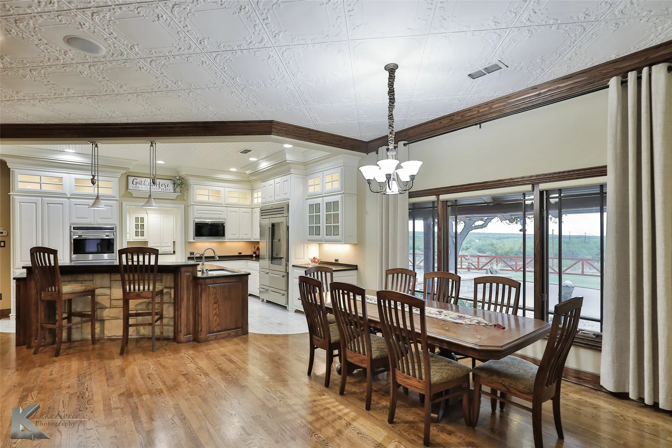 Single Family Residence For Sale in Taylor County , 11033 Fm 1235, Buffalo Gap, Texas 79508, 3 Bedrooms, 4 Bathrooms, 3 Garage spaces, 4,024 Sqft, built in 1984, Price $895,000, mls#20772447, Real Estate Agent in Buffalo Gap, Homes For Sale in Taylor county, Homes For Sale in Buffalo Gap, Realtor in Buffalo Gap Texas, Real Estate Brokerage Independent Realty Texas, Luminita Cordes Realtor