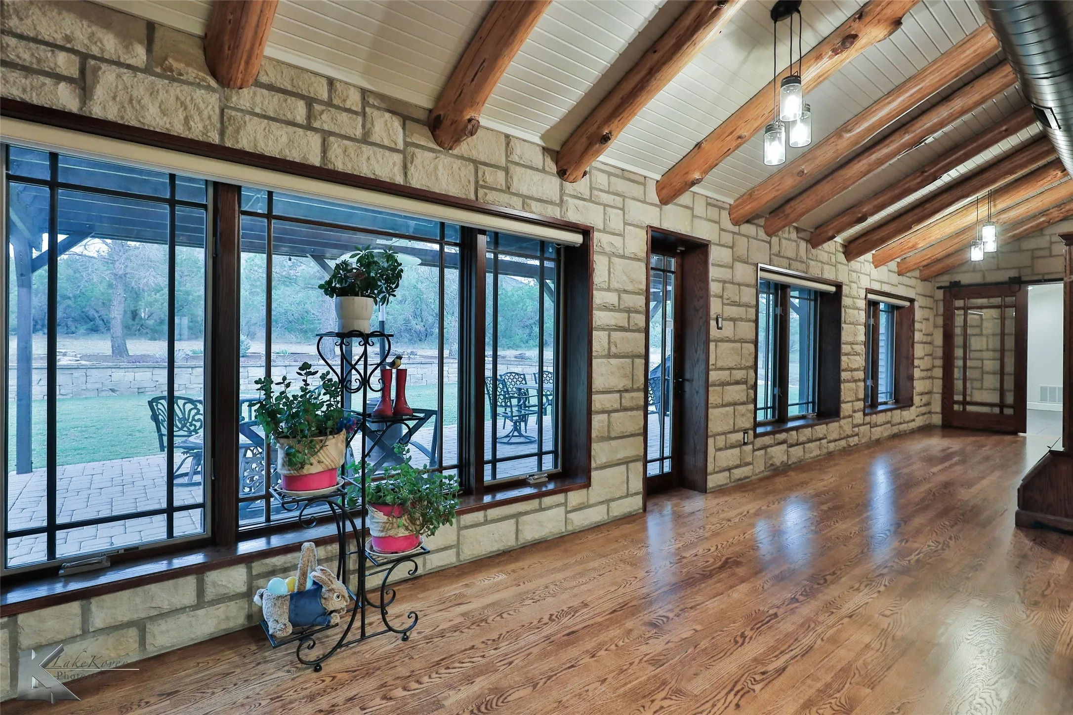 Single Family Residence For Sale in Taylor County , 11033 Fm 1235, Buffalo Gap, Texas 79508, 3 Bedrooms, 4 Bathrooms, 3 Garage spaces, 4,024 Sqft, built in 1984, Price $895,000, mls#20772447, Real Estate Agent in Buffalo Gap, Homes For Sale in Taylor county, Homes For Sale in Buffalo Gap, Realtor in Buffalo Gap Texas, Real Estate Brokerage Independent Realty Texas, Luminita Cordes Realtor