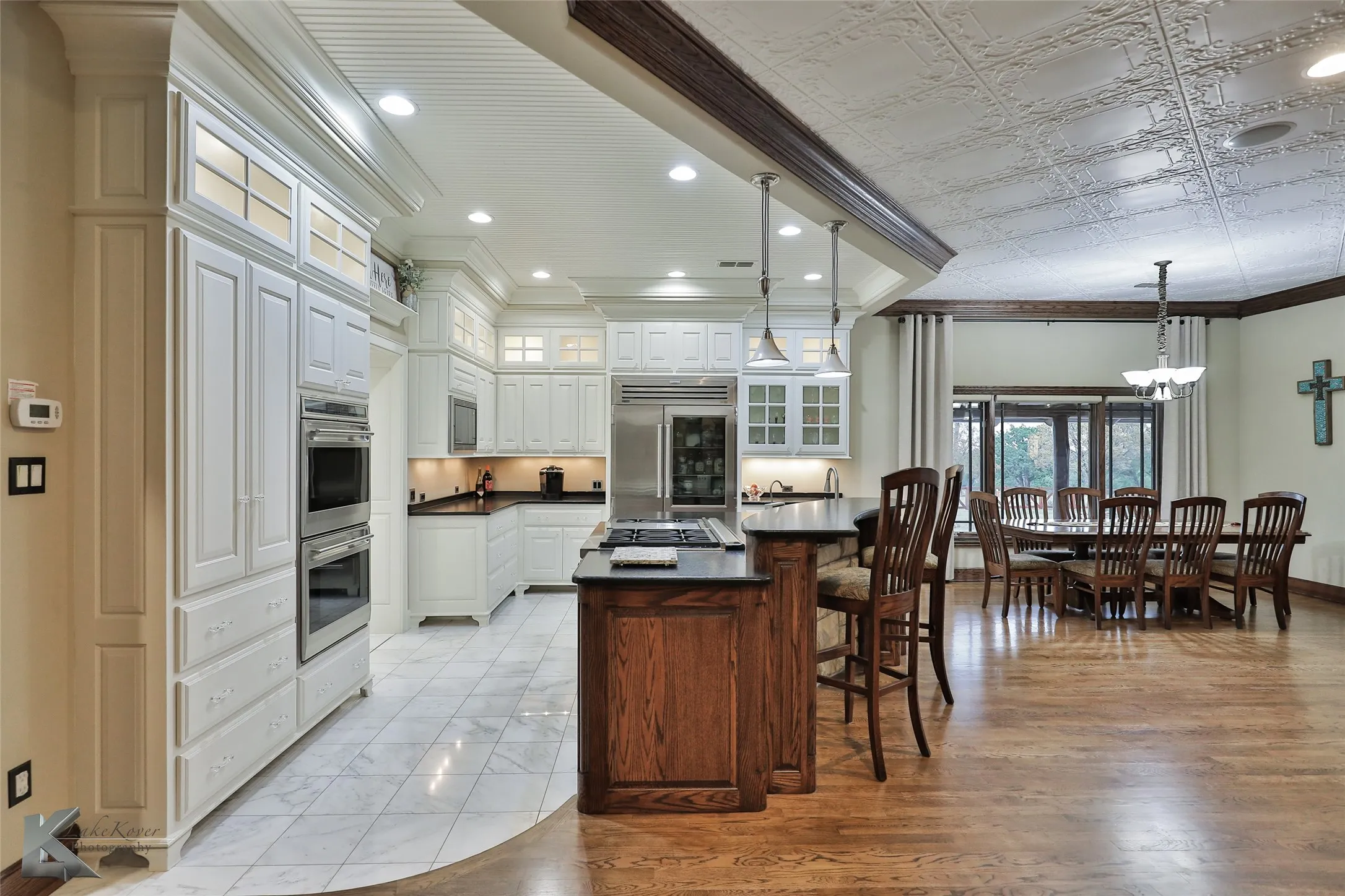 Single Family Residence For Sale in Taylor County , 11033 Fm 1235, Buffalo Gap, Texas 79508, 3 Bedrooms, 4 Bathrooms, 3 Garage spaces, 4,024 Sqft, built in 1984, Price $895,000, mls#20772447, Real Estate Agent in Buffalo Gap, Homes For Sale in Taylor county, Homes For Sale in Buffalo Gap, Realtor in Buffalo Gap Texas, Real Estate Brokerage Independent Realty Texas, Luminita Cordes Realtor