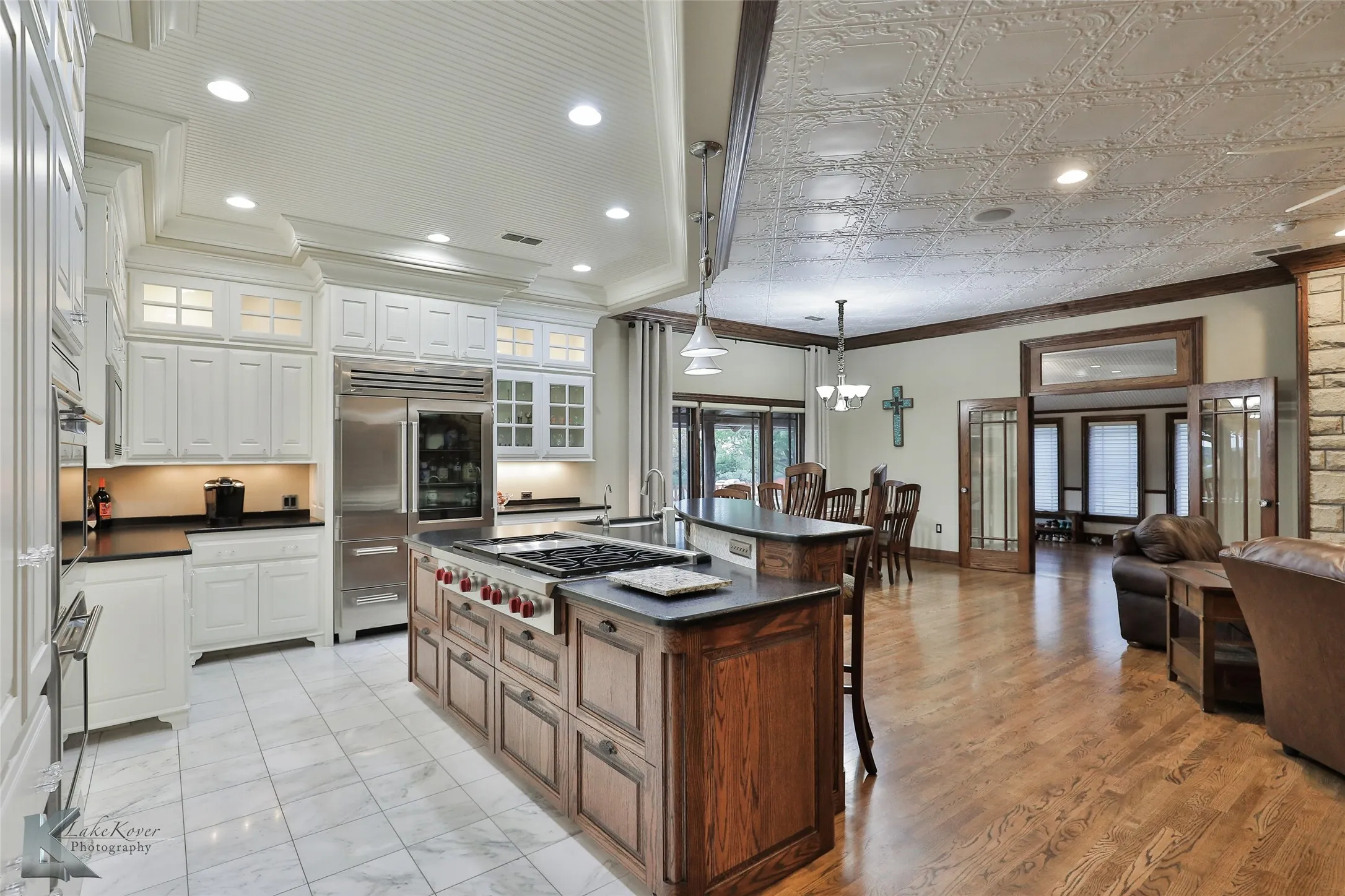Single Family Residence For Sale in Taylor County , 11033 Fm 1235, Buffalo Gap, Texas 79508, 3 Bedrooms, 4 Bathrooms, 3 Garage spaces, 4,024 Sqft, built in 1984, Price $895,000, mls#20772447, Real Estate Agent in Buffalo Gap, Homes For Sale in Taylor county, Homes For Sale in Buffalo Gap, Realtor in Buffalo Gap Texas, Real Estate Brokerage Independent Realty Texas, Luminita Cordes Realtor
