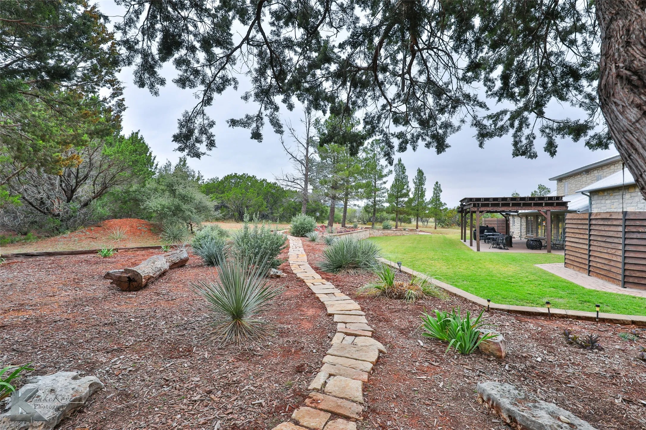 Single Family Residence For Sale in Taylor County , 11033 Fm 1235, Buffalo Gap, Texas 79508, 3 Bedrooms, 4 Bathrooms, 3 Garage spaces, 4,024 Sqft, built in 1984, Price $895,000, mls#20772447, Real Estate Agent in Buffalo Gap, Homes For Sale in Taylor county, Homes For Sale in Buffalo Gap, Realtor in Buffalo Gap Texas, Real Estate Brokerage Independent Realty Texas, Luminita Cordes Realtor