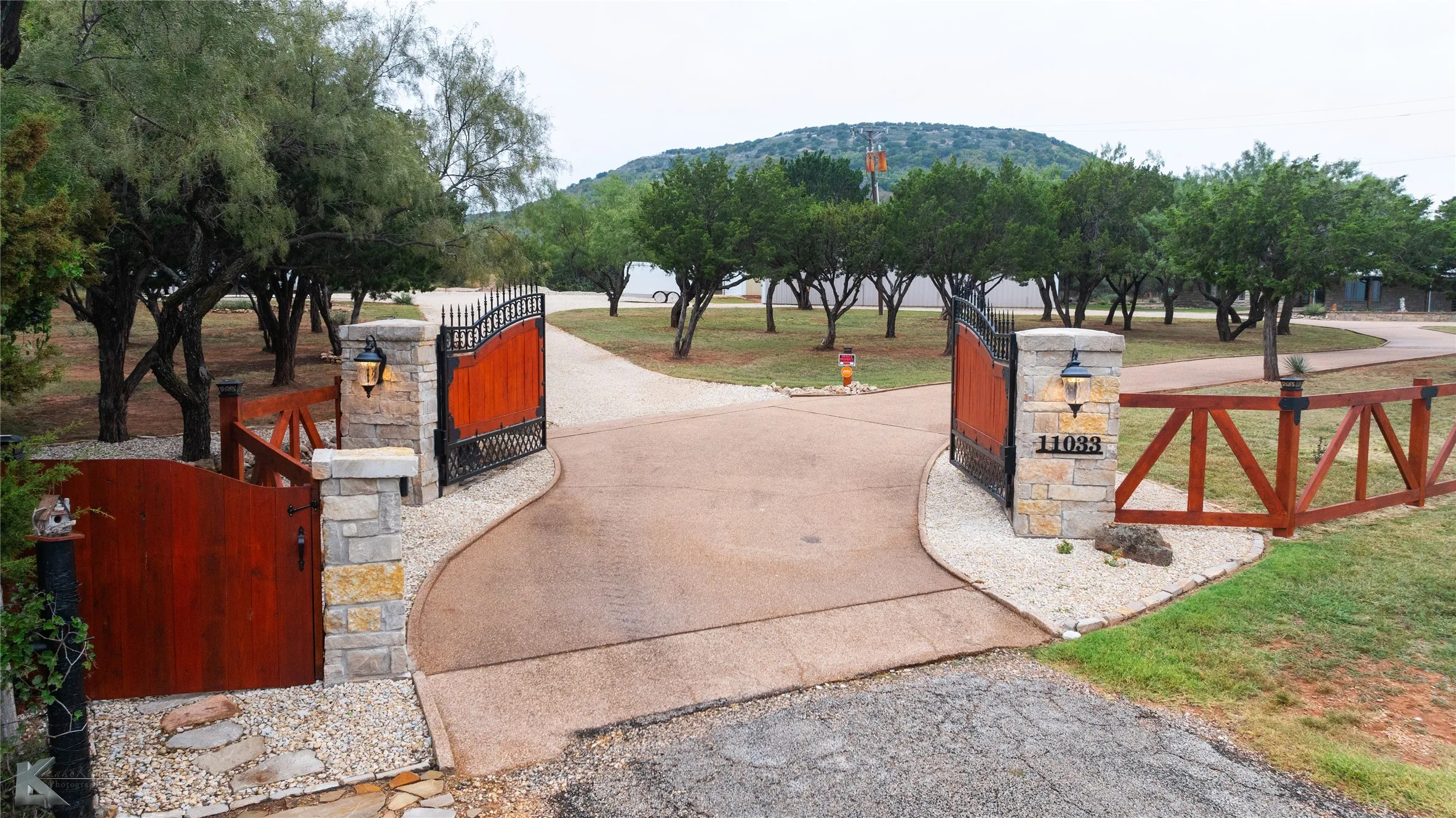 Single Family Residence For Sale in Taylor County , 11033 Fm 1235, Buffalo Gap, Texas 79508, 3 Bedrooms, 4 Bathrooms, 3 Garage spaces, 4,024 Sqft, built in 1984, Price $895,000, mls#20772447, Real Estate Agent in Buffalo Gap, Homes For Sale in Taylor county, Homes For Sale in Buffalo Gap, Realtor in Buffalo Gap Texas, Real Estate Brokerage Independent Realty Texas, Luminita Cordes Realtor