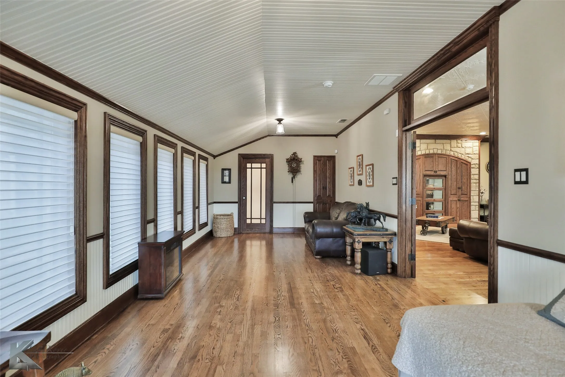 Single Family Residence For Sale in Taylor County , 11033 Fm 1235, Buffalo Gap, Texas 79508, 3 Bedrooms, 4 Bathrooms, 3 Garage spaces, 4,024 Sqft, built in 1984, Price $895,000, mls#20772447, Real Estate Agent in Buffalo Gap, Homes For Sale in Taylor county, Homes For Sale in Buffalo Gap, Realtor in Buffalo Gap Texas, Real Estate Brokerage Independent Realty Texas, Luminita Cordes Realtor