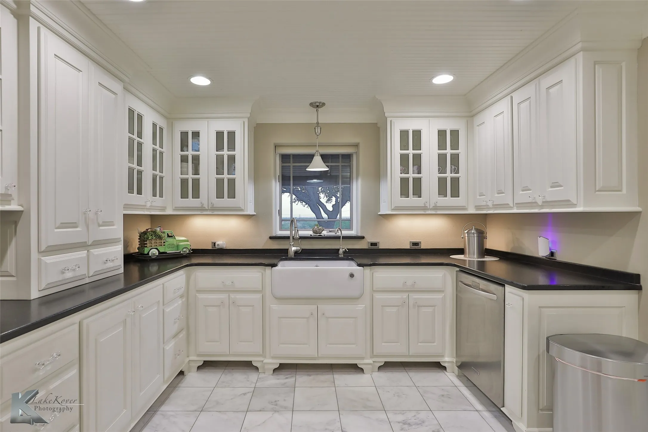 Single Family Residence For Sale in Taylor County , 11033 Fm 1235, Buffalo Gap, Texas 79508, 3 Bedrooms, 4 Bathrooms, 3 Garage spaces, 4,024 Sqft, built in 1984, Price $895,000, mls#20772447, Real Estate Agent in Buffalo Gap, Homes For Sale in Taylor county, Homes For Sale in Buffalo Gap, Realtor in Buffalo Gap Texas, Real Estate Brokerage Independent Realty Texas, Luminita Cordes Realtor
