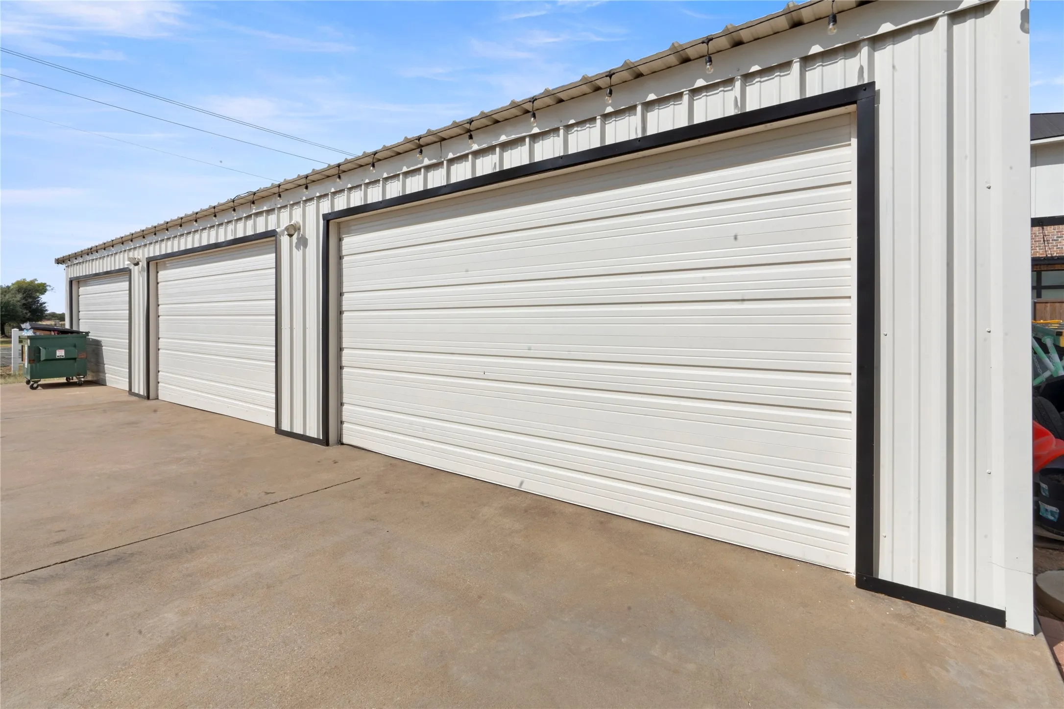 Single Family Residence For Sale in Hill County , 5528 FM933, Whitney, Texas 76692, 2 Bedroom, 2 Bathroom, 3 Garage spaces, 1,250 Sqft, built in 1995, Preowned, mls#20772123, Real Estate Agent in Whitney, Homes For Sale in Hill county, Homes For Sale in Whitney, Realtor in Whitney Texas, Real Estate Brokerage Independent Realty Texas, Luminita Cordes Realtor