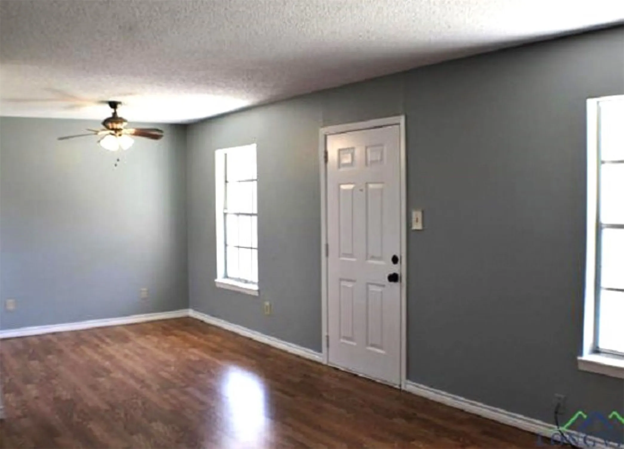 Condominium For Sale in Gregg County , 1600 N 7th Street 6, Longview, Texas 75601, 1 Bedroom, 1 Bathroom, Garage spaces, 700 Sqft, built in 1970, Price $76,000, mls#20774835, Real Estate Agent in Longview, Homes For Sale in Gregg county, Homes For Sale in Longview, Realtor in Longview Texas, Real Estate Brokerage Independent Realty Texas, Luminita Cordes Realtor