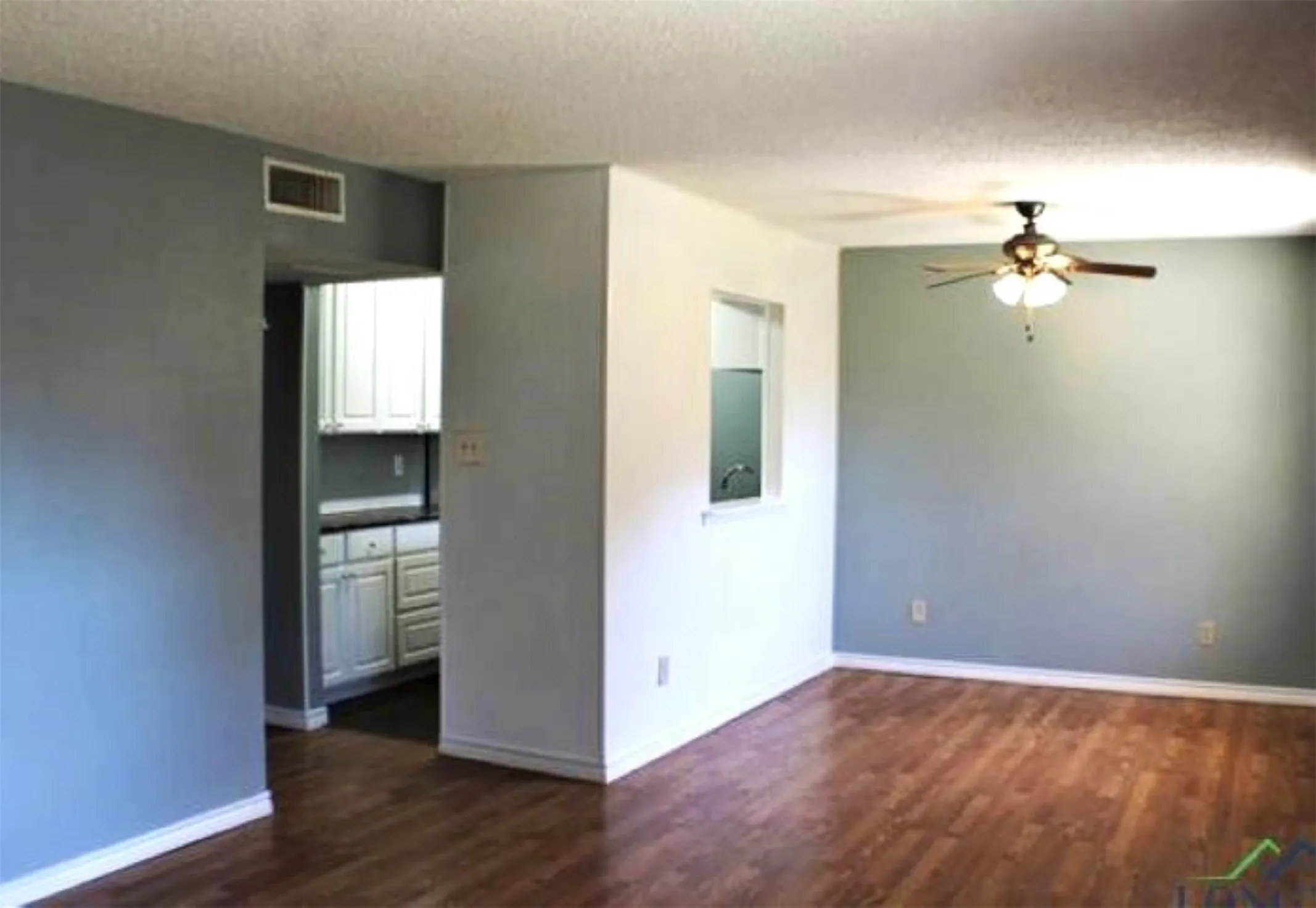 Condominium For Sale in Gregg County , 1600 N 7th Street 6, Longview, Texas 75601, 1 Bedroom, 1 Bathroom, Garage spaces, 700 Sqft, built in 1970, Price $76,000, mls#20774835, Real Estate Agent in Longview, Homes For Sale in Gregg county, Homes For Sale in Longview, Realtor in Longview Texas, Real Estate Brokerage Independent Realty Texas, Luminita Cordes Realtor