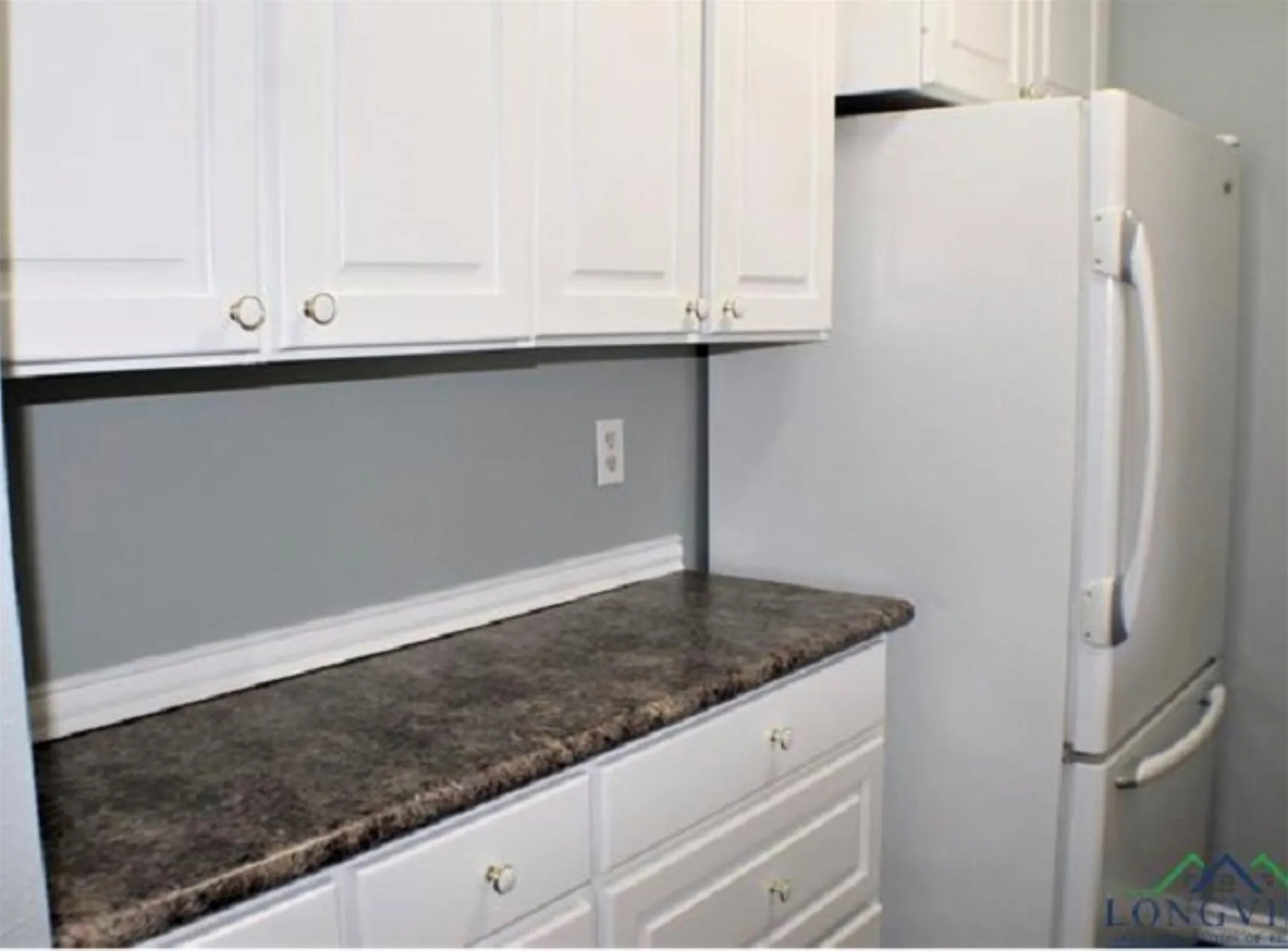 Condominium For Sale in Gregg County , 1600 N 7th Street 6, Longview, Texas 75601, 1 Bedroom, 1 Bathroom, Garage spaces, 700 Sqft, built in 1970, Price $76,000, mls#20774835, Real Estate Agent in Longview, Homes For Sale in Gregg county, Homes For Sale in Longview, Realtor in Longview Texas, Real Estate Brokerage Independent Realty Texas, Luminita Cordes Realtor