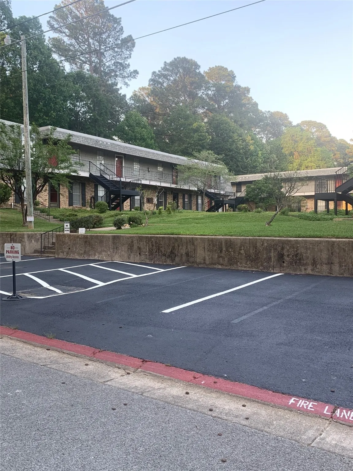 Condominium For Sale in Gregg County , 1600 N 7th Street 6, Longview, Texas 75601, 1 Bedroom, 1 Bathroom, Garage spaces, 700 Sqft, built in 1970, Price $76,000, mls#20774835, Real Estate Agent in Longview, Homes For Sale in Gregg county, Homes For Sale in Longview, Realtor in Longview Texas, Real Estate Brokerage Independent Realty Texas, Luminita Cordes Realtor
